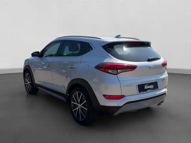 Hyundai Tucson view 3