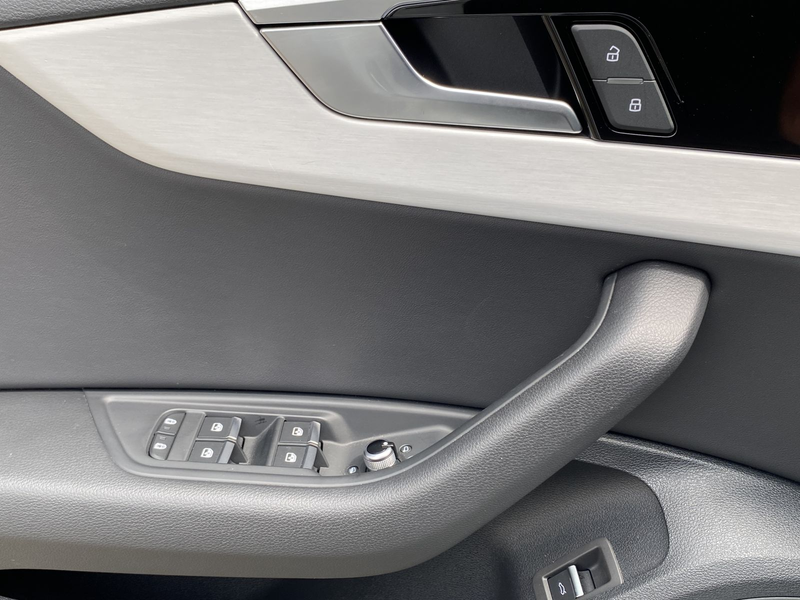 Audi A4 Avant 40 TDI quattro S line MMI AHK Matrix Kamera — photo 12
