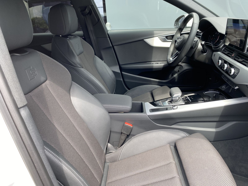 Audi A4 Avant 40 TDI quattro S line MMI AHK Matrix Kamera — photo 15