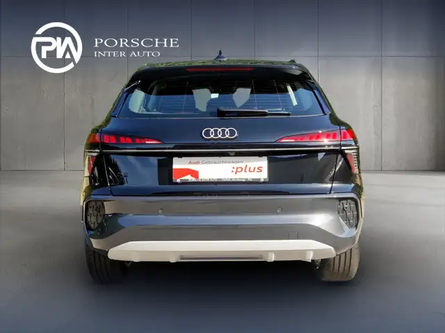 Audi Q3 view 5