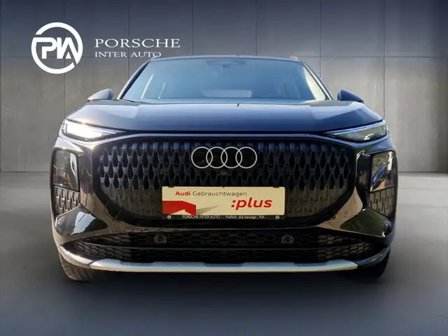 Audi Q3 view 2