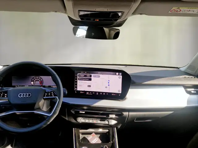 Audi Q3 view 12