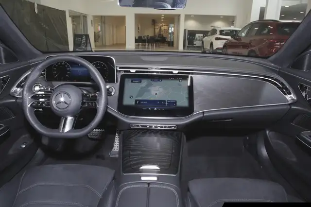 Mercedes-Benz E-Class view 10