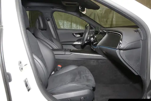 Mercedes-Benz E-Class view 6