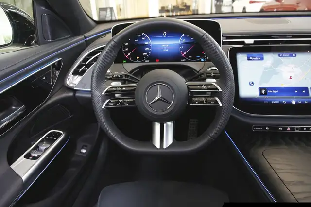 Mercedes-Benz E-Class view 11