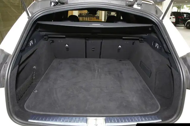 Mercedes-Benz E-Class view 15