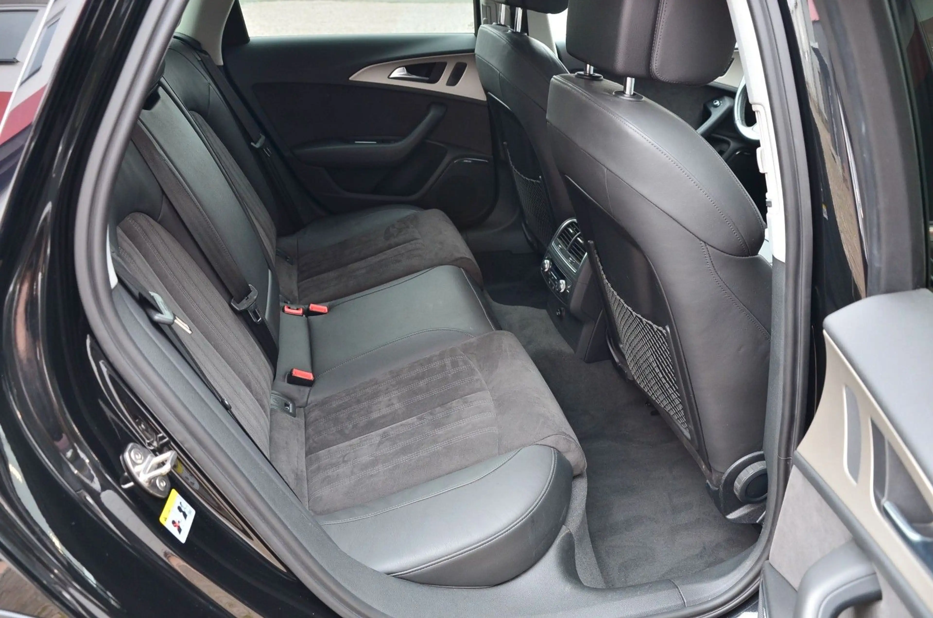 Audi A6 allroad quattro 3.0 TDI *320PS/AHK/MatrixLED* — photo 13