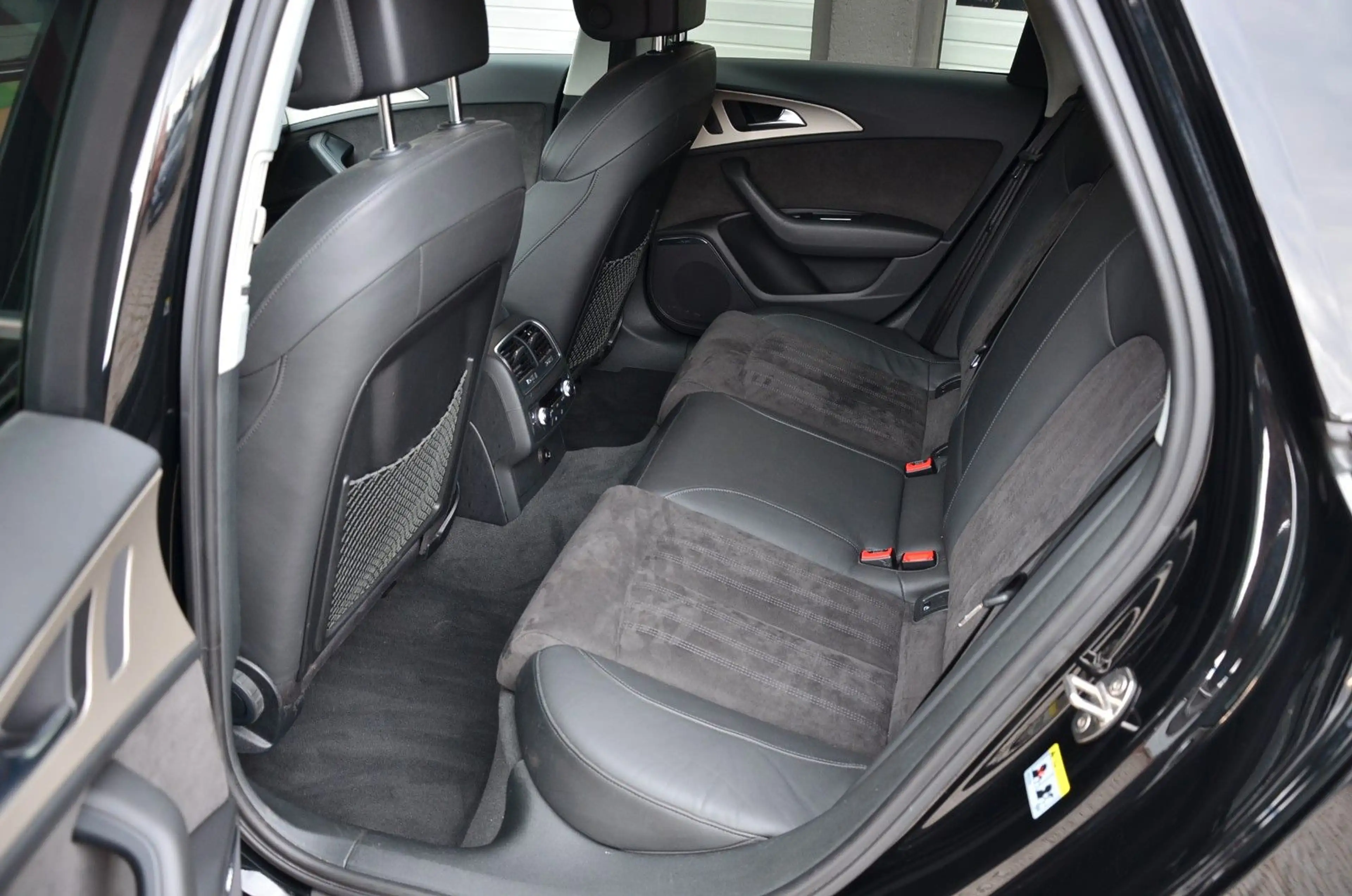 Audi A6 allroad quattro 3.0 TDI *320PS/AHK/MatrixLED* — photo 12