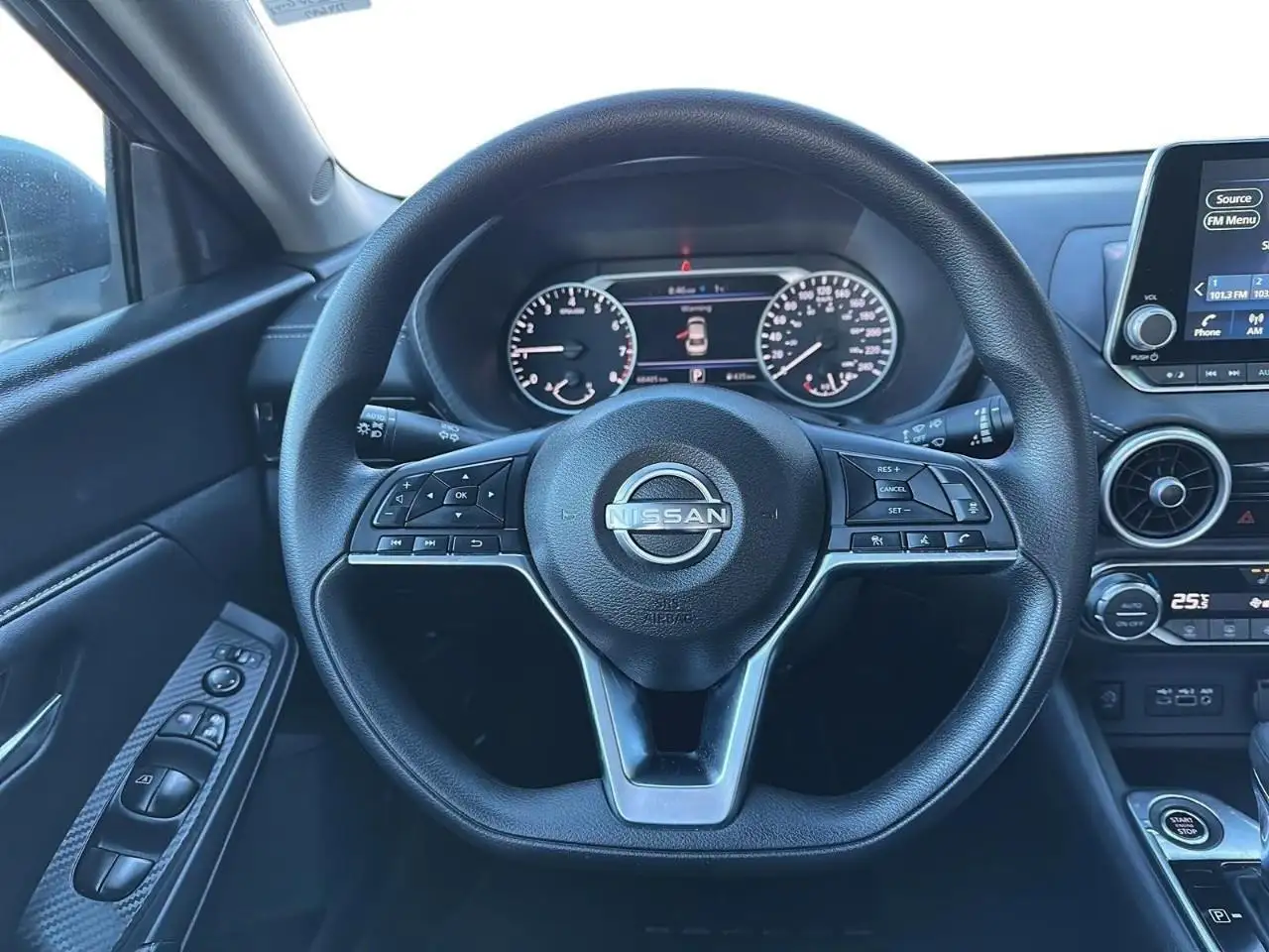 Nissan Sentra снимка Nissan Sentra