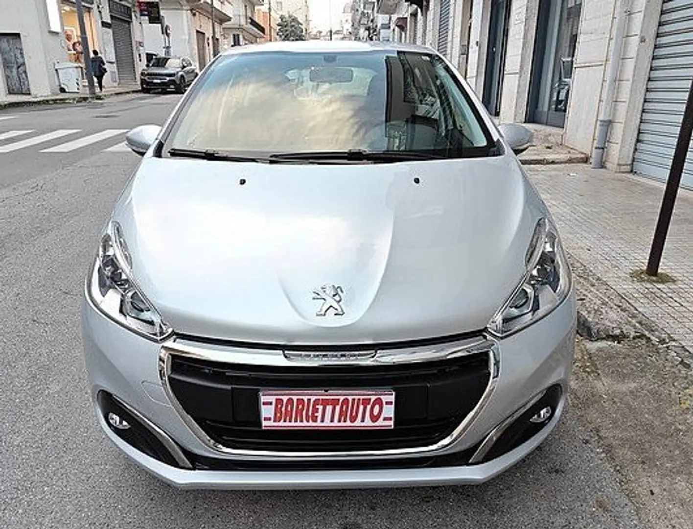 Peugeot 208 1.2 benzina 5 porte Argento - 2