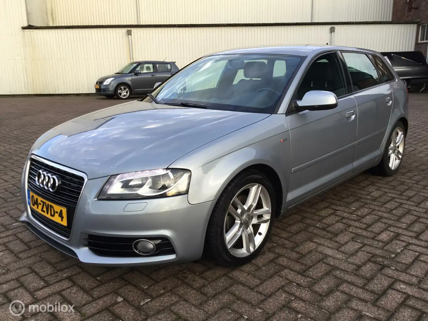 Audi A3 Sportback 1.2 TFSI S Edition Grijs - 1