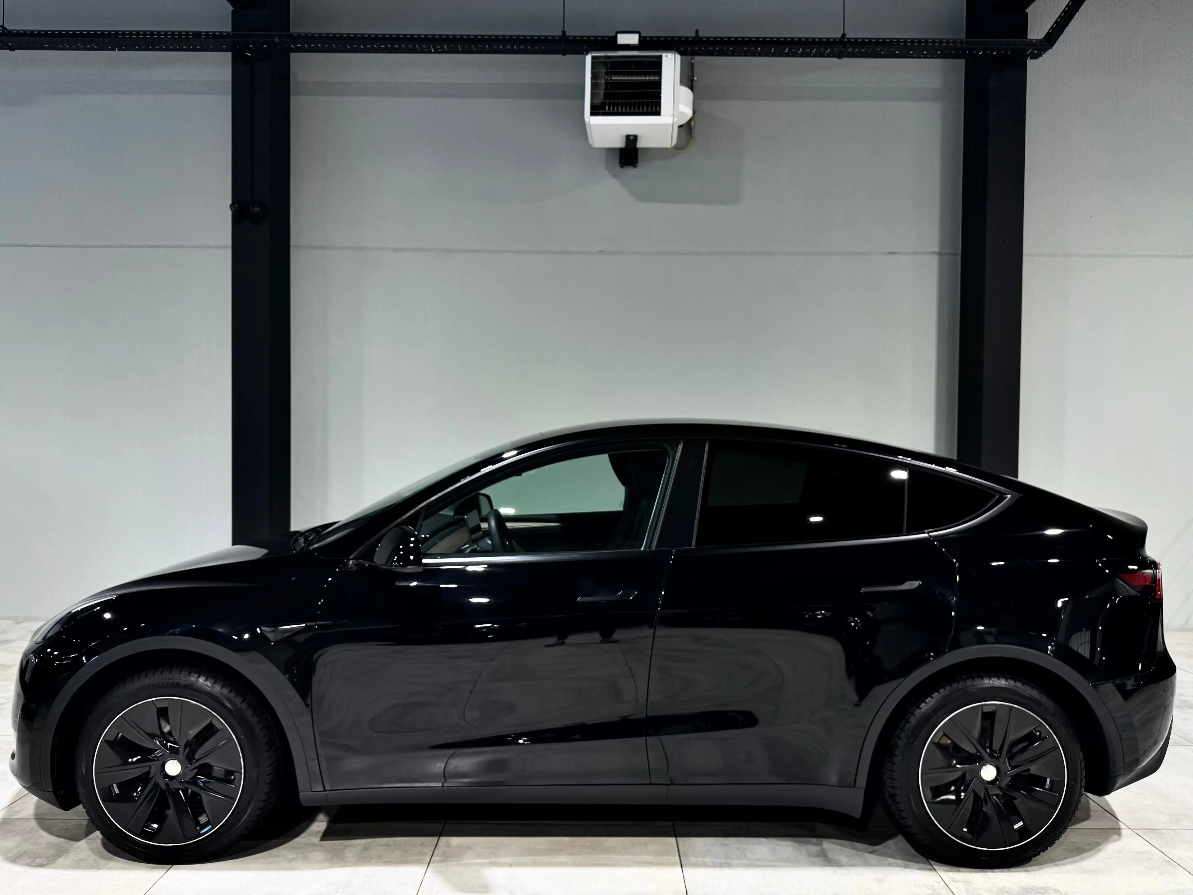 Tesla Model Y DUAL MOTOR 514CV 06/2023 !! TVA-BTW iNCLUSiEF !! 4X4 !! 99.900KM !! DiSPONiBLE !! — photo 5
