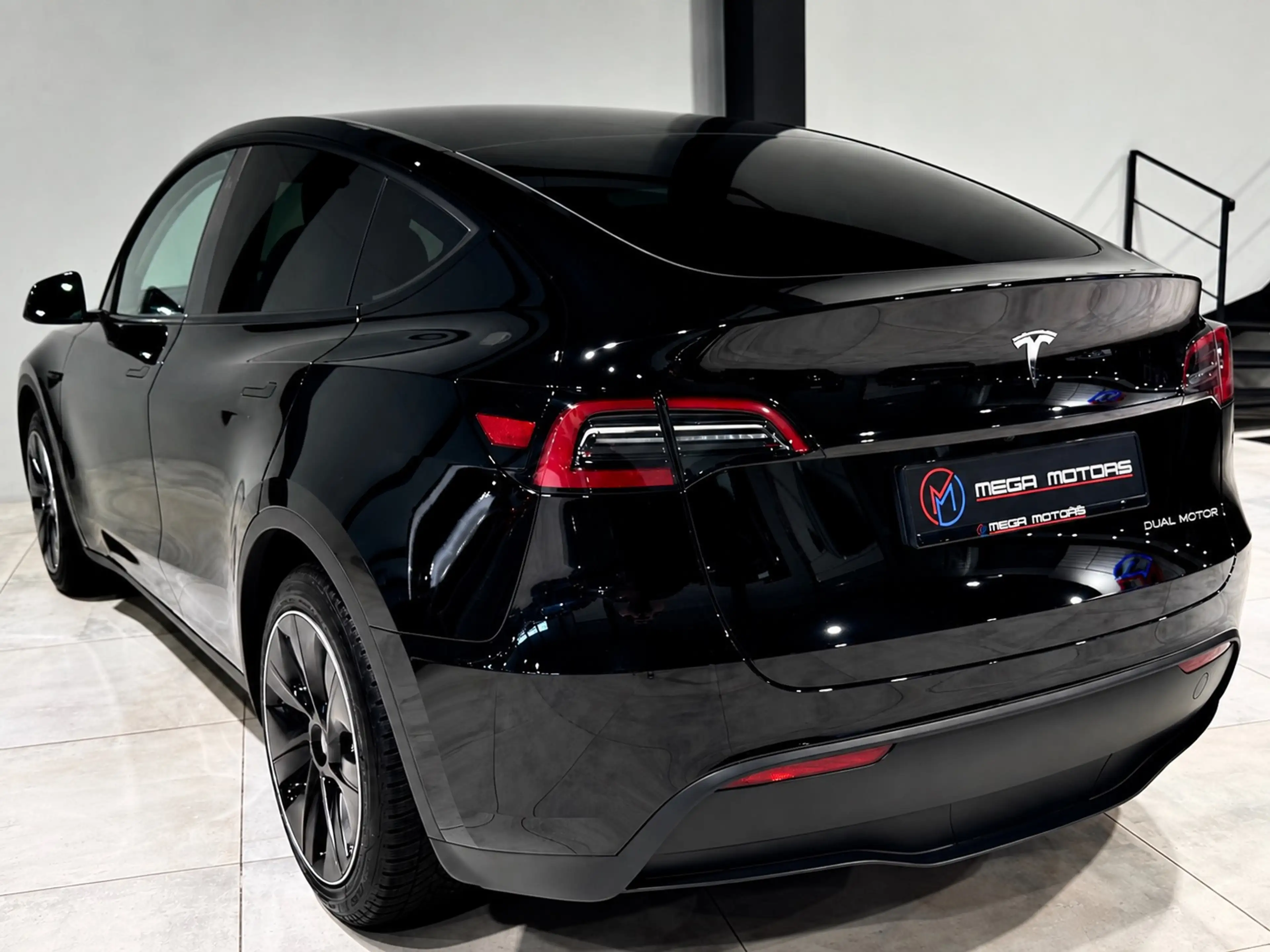 Tesla Model Y DUAL MOTOR 514CV 06/2023 !! TVA-BTW iNCLUSiEF !! 4X4 !! 99.900KM !! DiSPONiBLE !! — photo 2