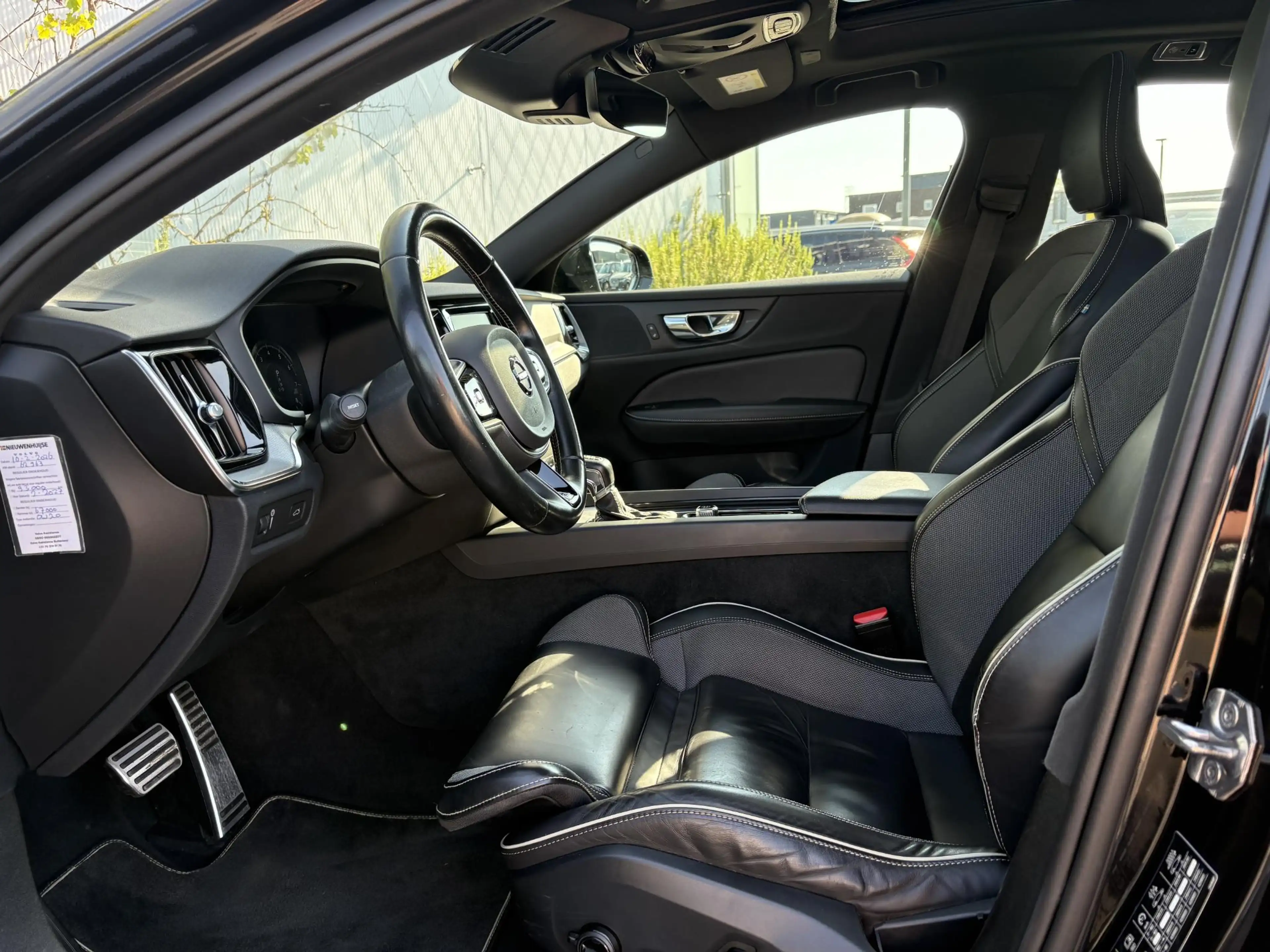 Volvo S60 2.0 T4 R-Design | Achteruitrijcamera | Parkeersens — photo 5