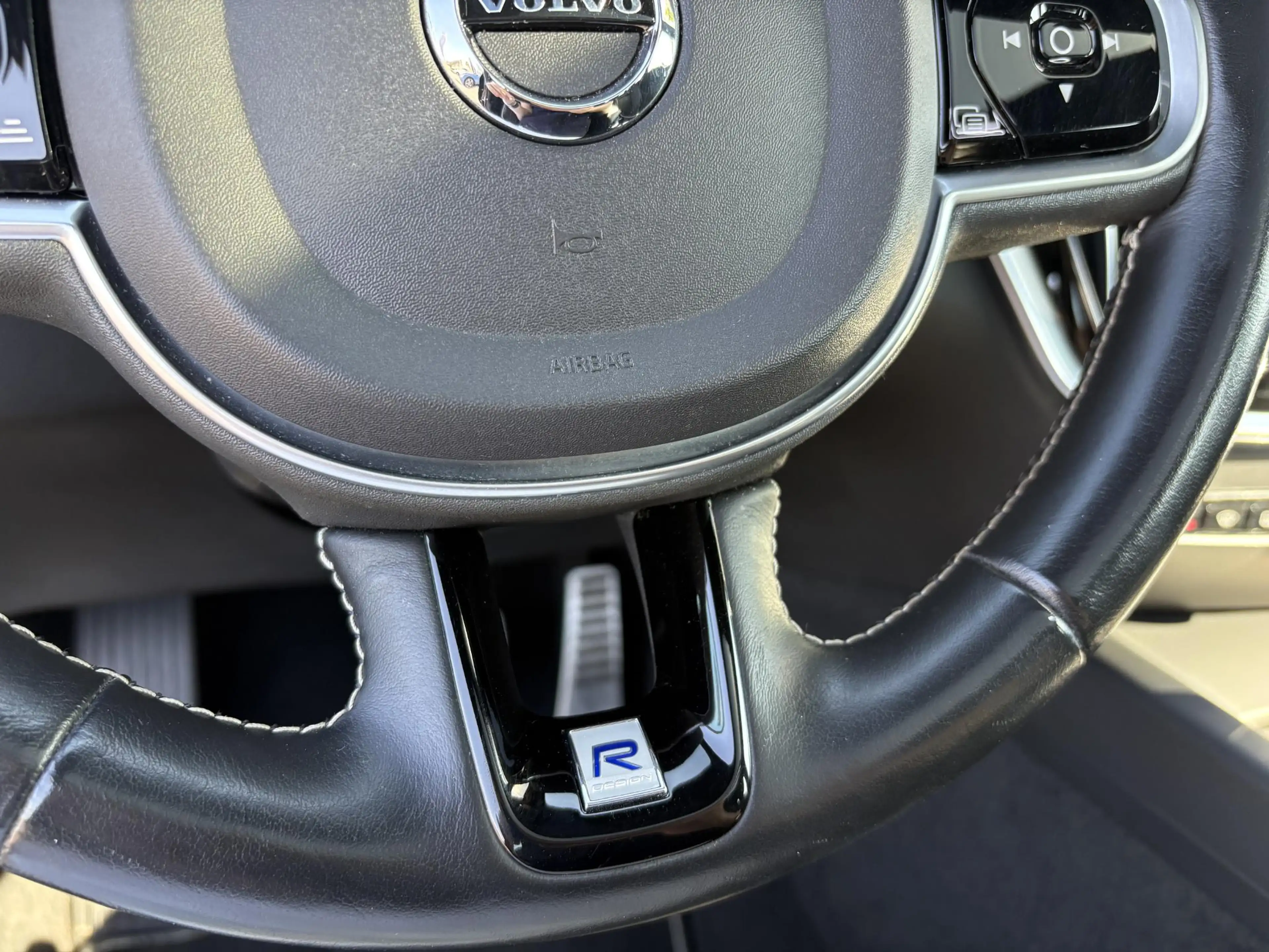 Volvo S60 2.0 T4 R-Design | Achteruitrijcamera | Parkeersens — photo 10