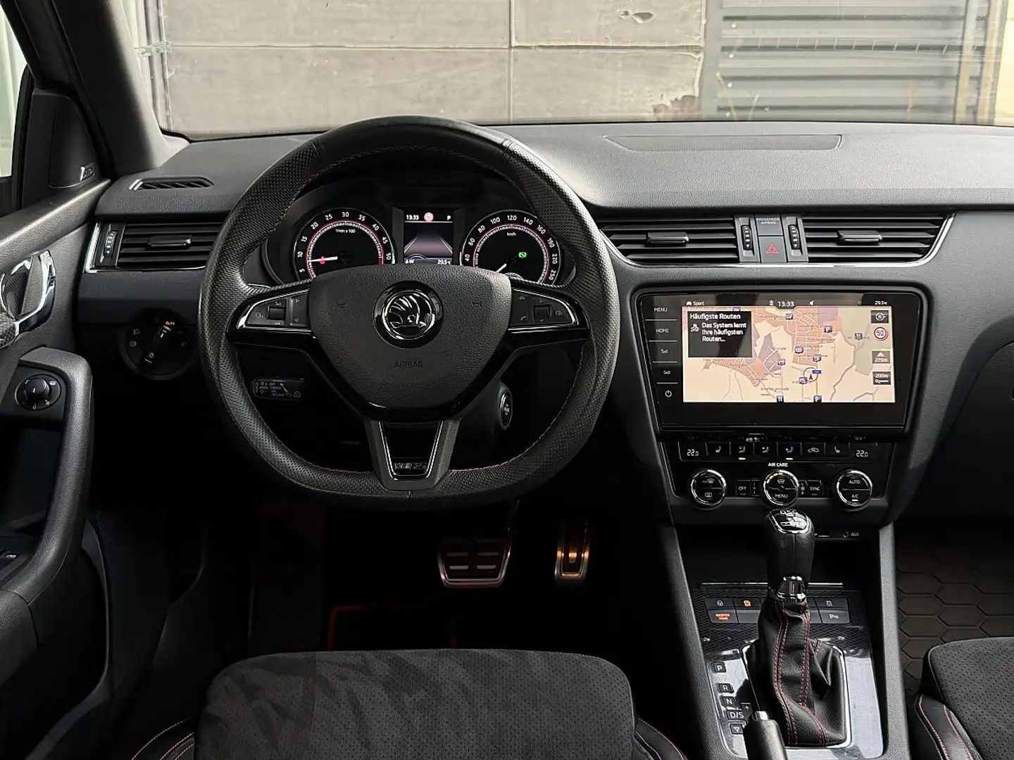 Skoda Octavia RS 2,0 TDI 4x4 // PANORAMA // GARANTIE // DSG Grau - 2