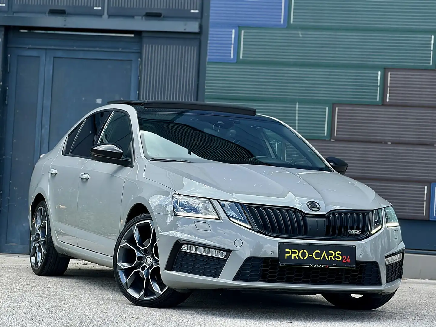 Skoda Octavia RS 2,0 TDI 4x4 // PANORAMA // GARANTIE // DSG Grau - 1