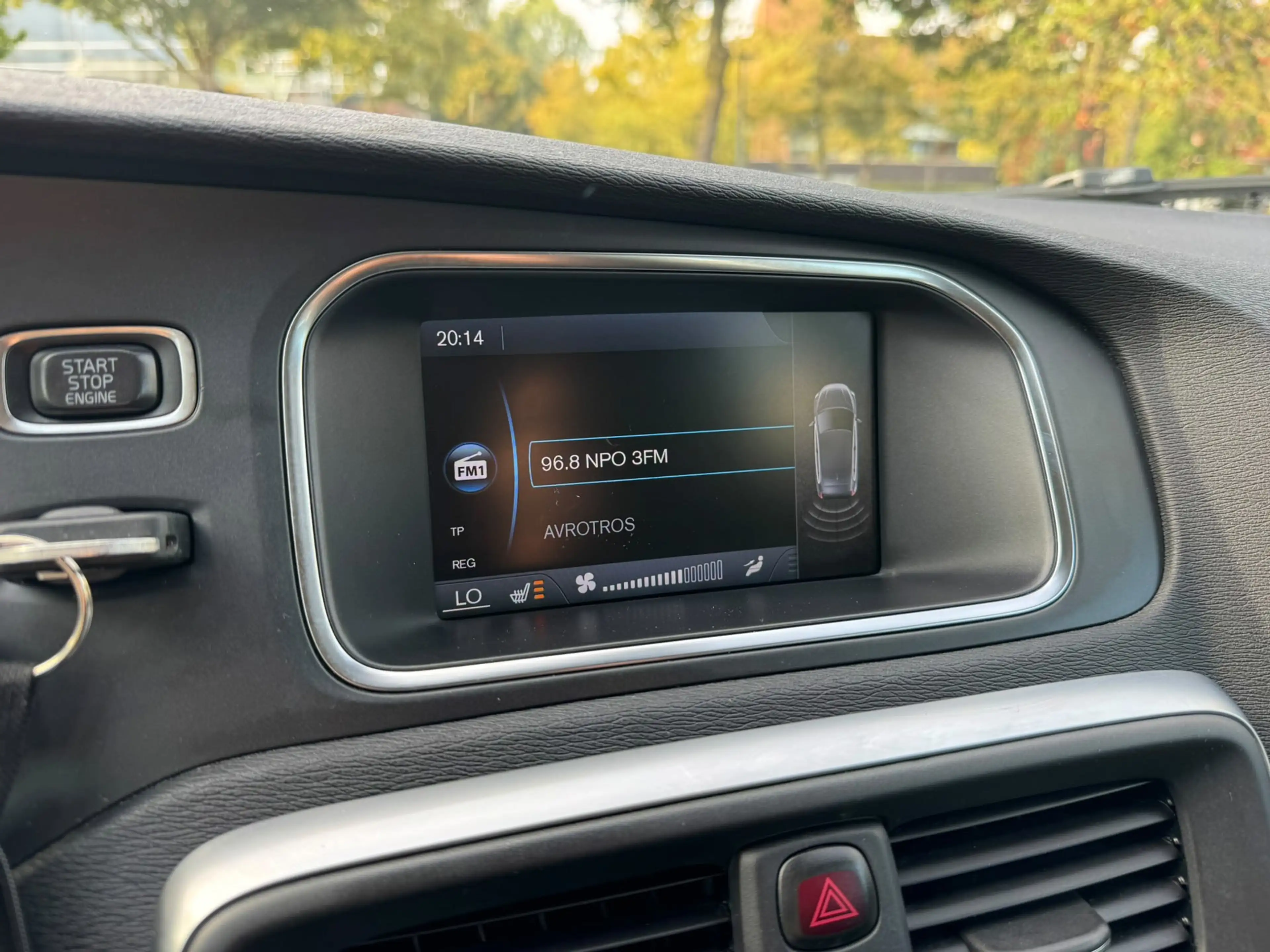 Volvo V40 1.6 T2 Summum — photo 15