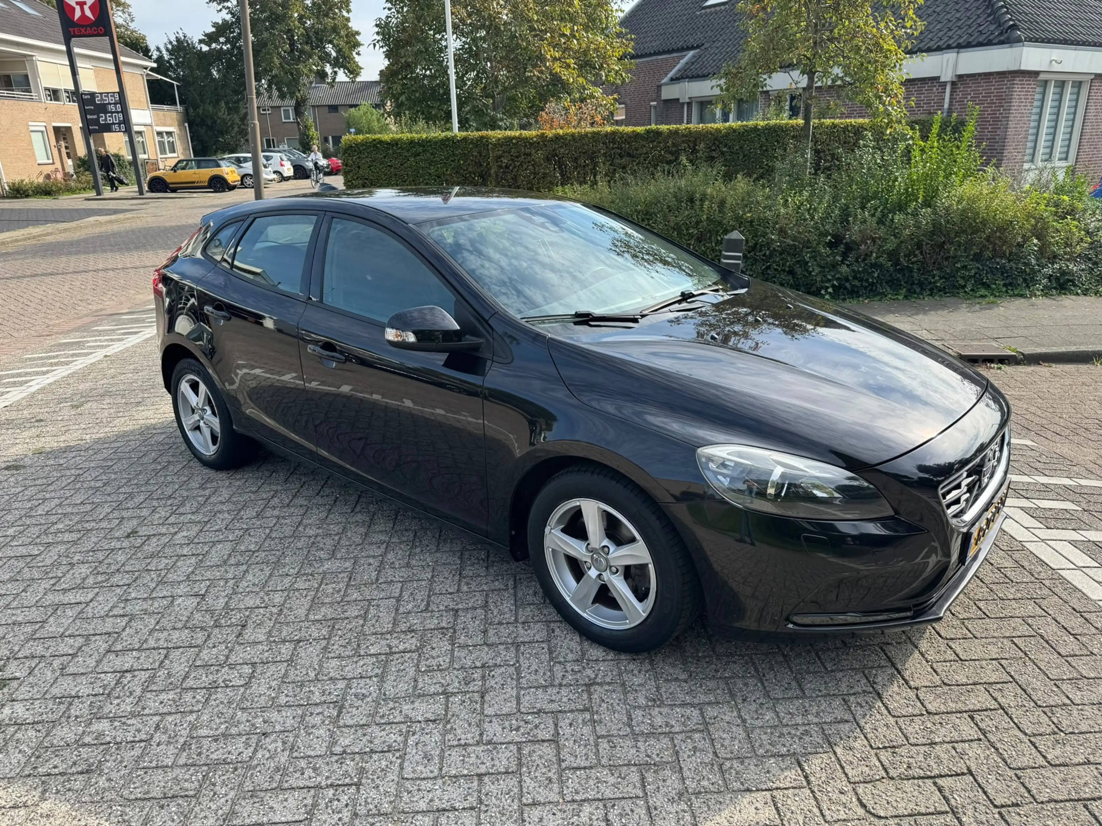 Volvo V40 1.6 T2 Summum — photo 3