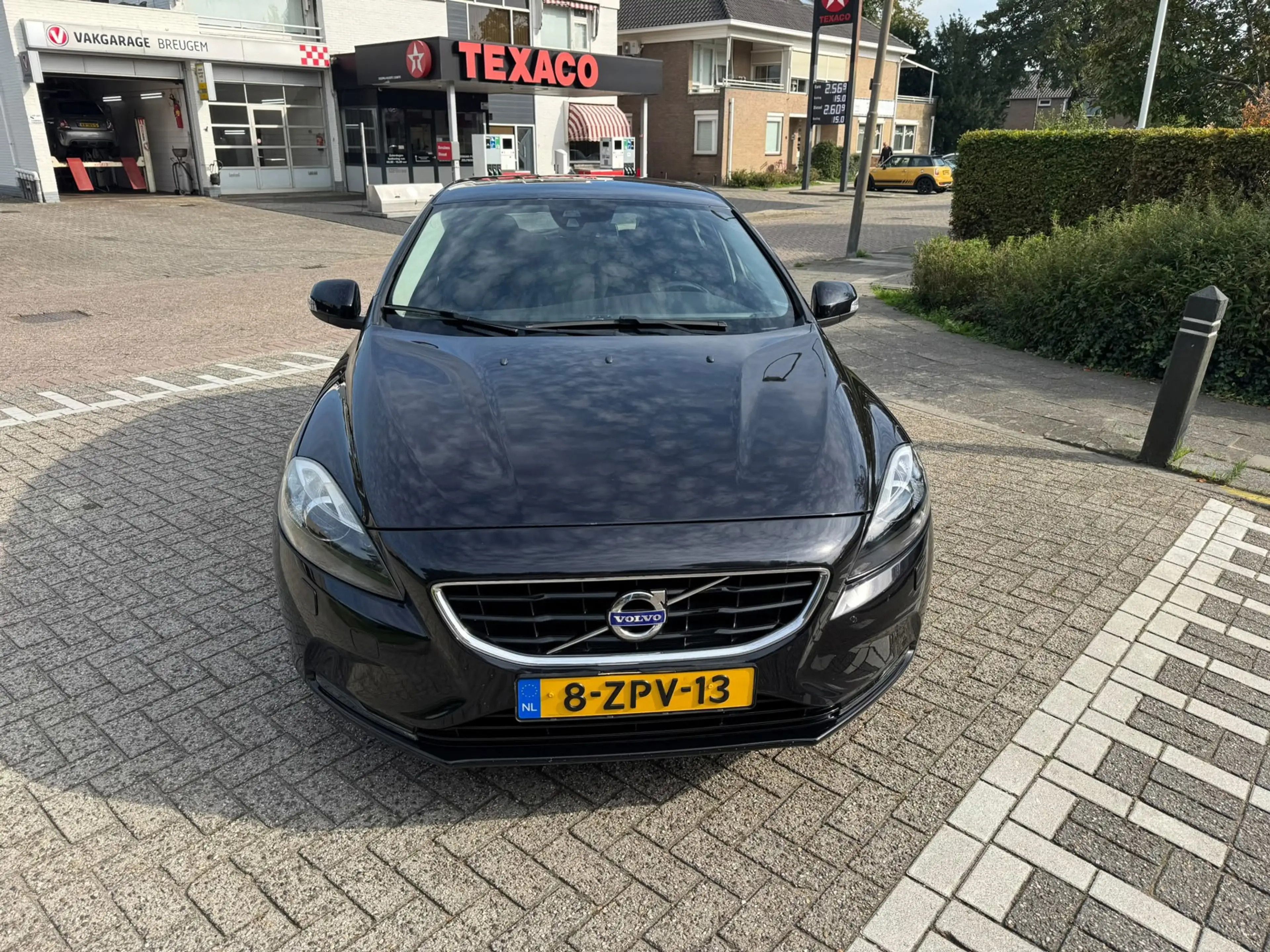 Volvo V40 1.6 T2 Summum — photo 2
