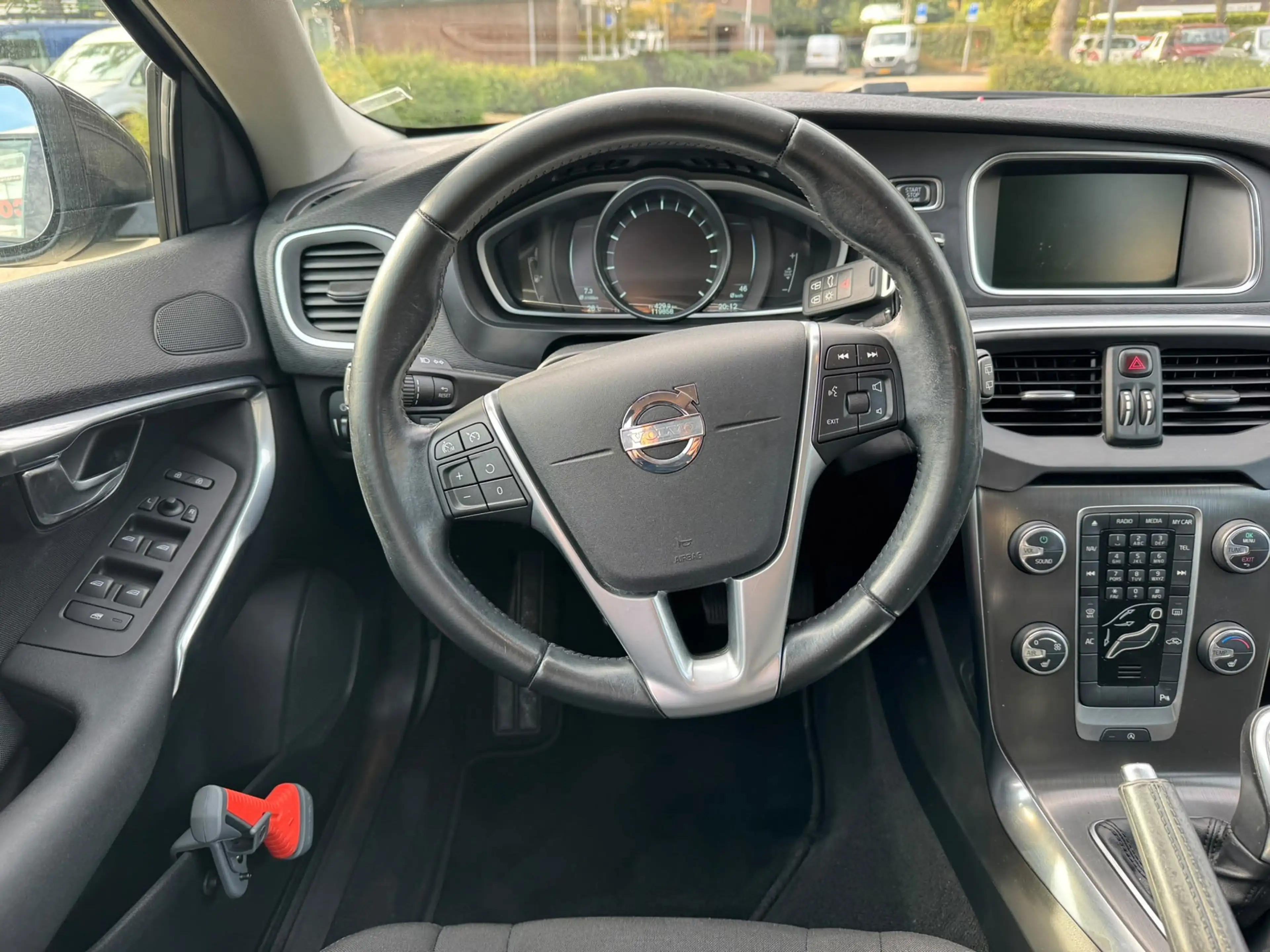 Volvo V40 1.6 T2 Summum — photo 13