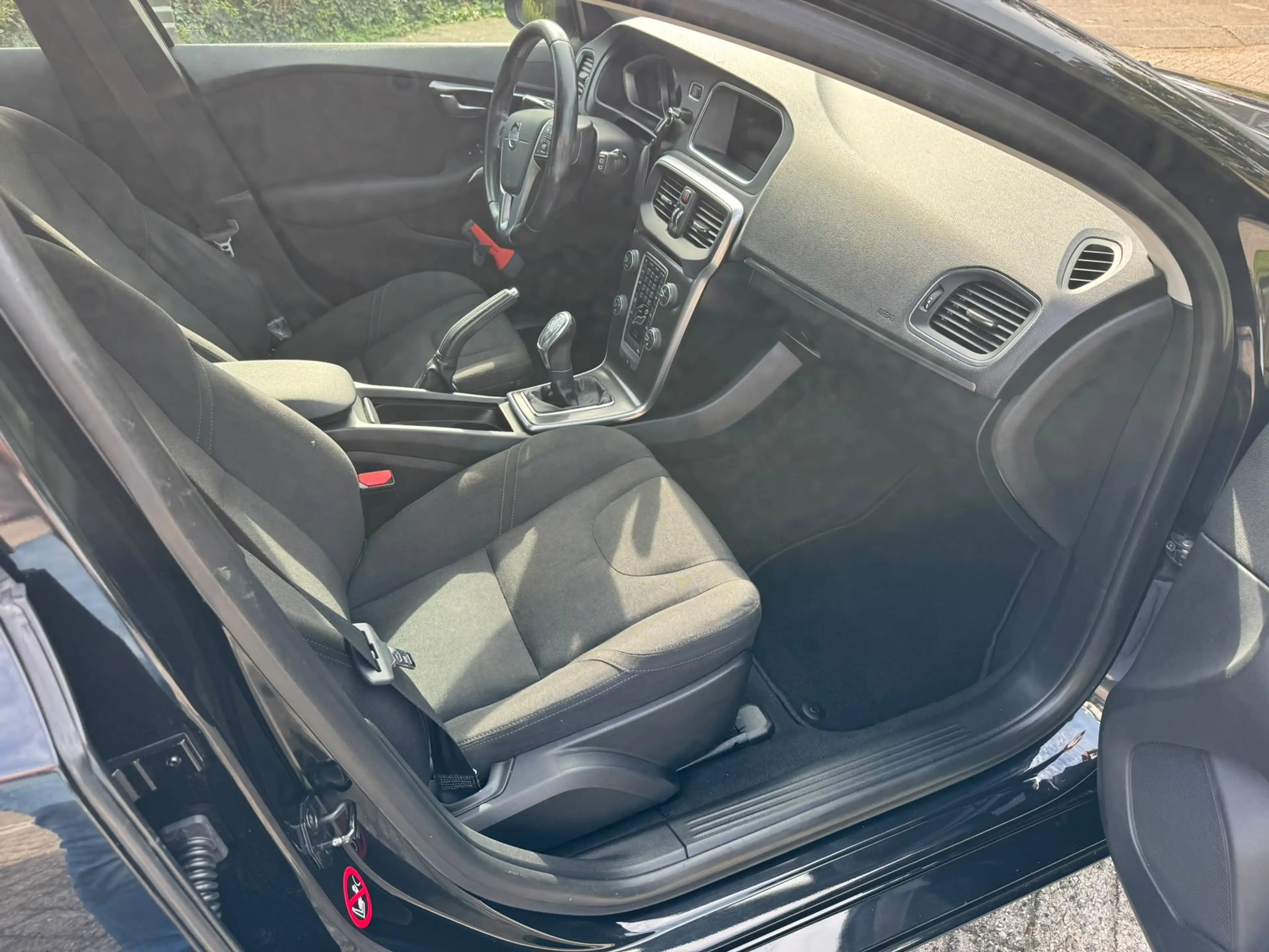 Volvo V40 1.6 T2 Summum — photo 11
