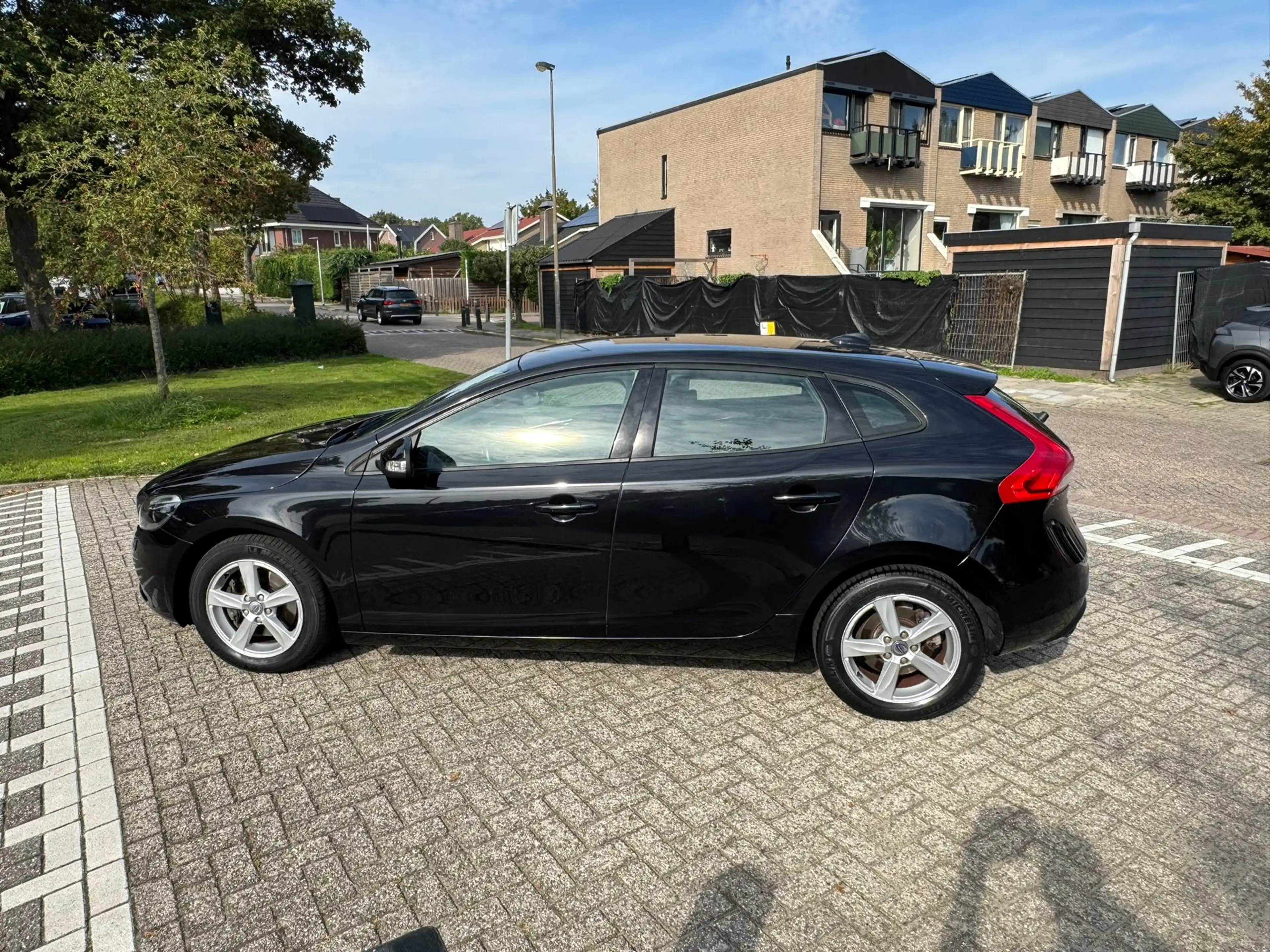 Volvo V40 1.6 T2 Summum — photo 8