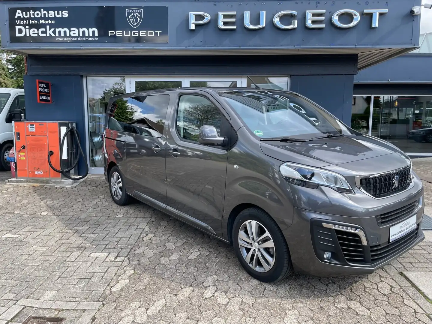 Peugeot Traveller L2 (50kWh) e-Travelller Allure Leder / Navi / Pano Grau - 1
