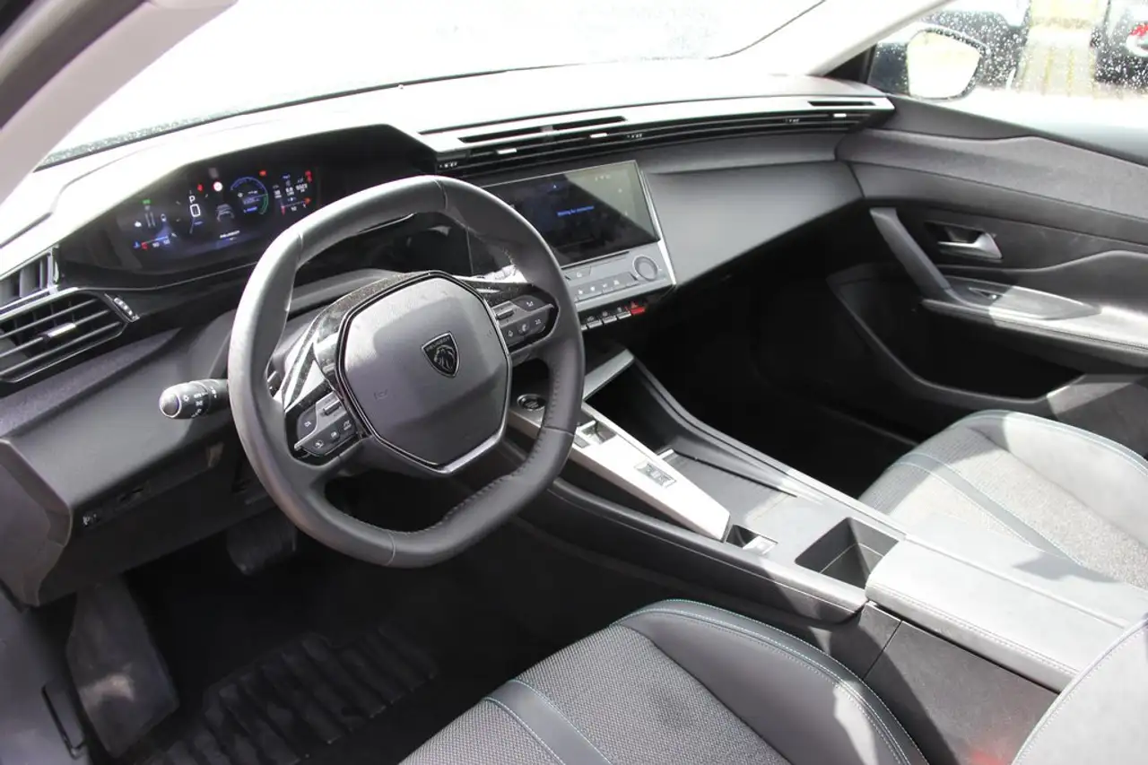 Peugeot 408 Mildd Hybrid 145PS Allure AdaptivTempomat 8