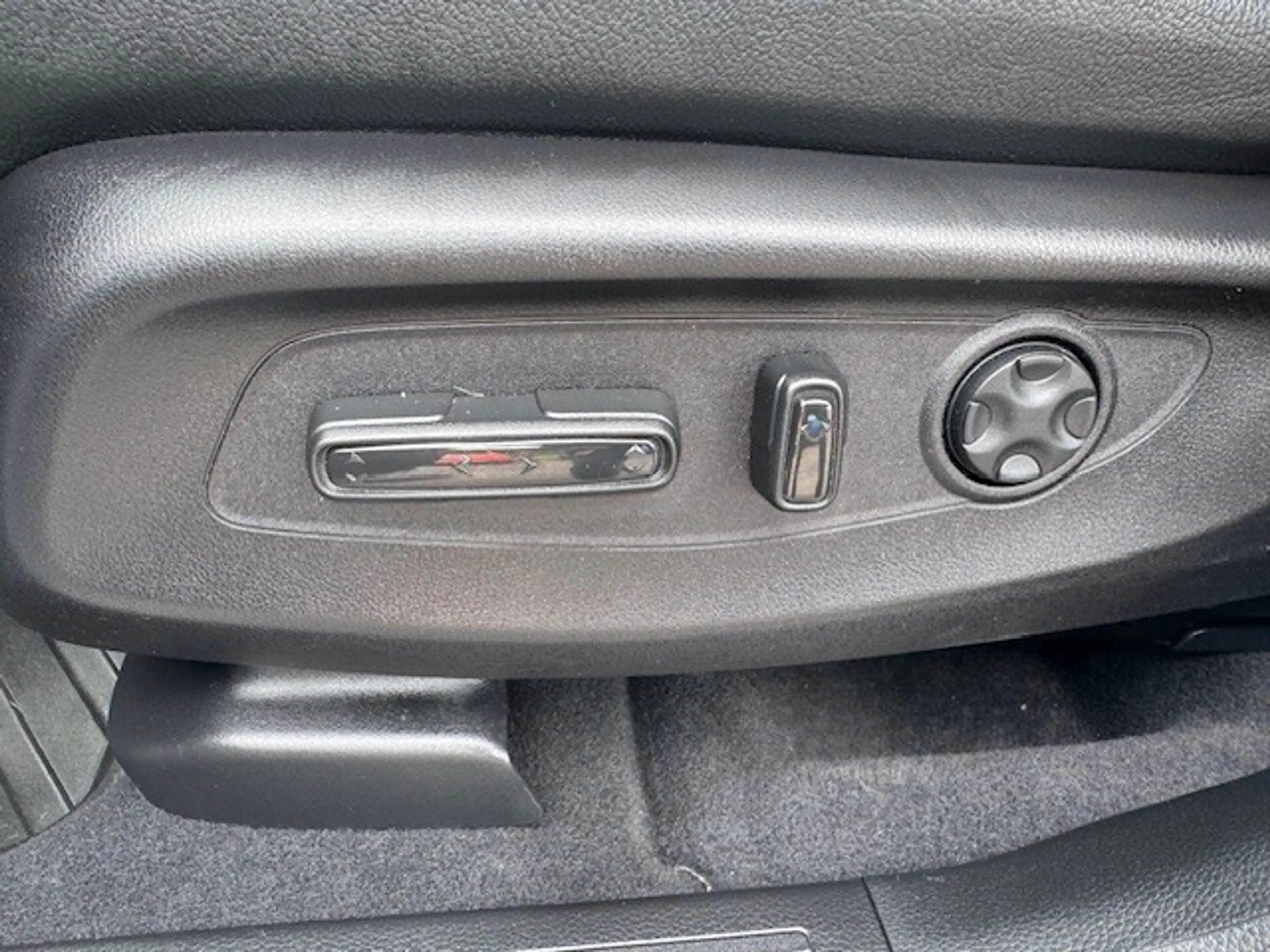 Honda CR-V 2,0 i-MMD e:PHEV Advance Tech Aut. — photo 12