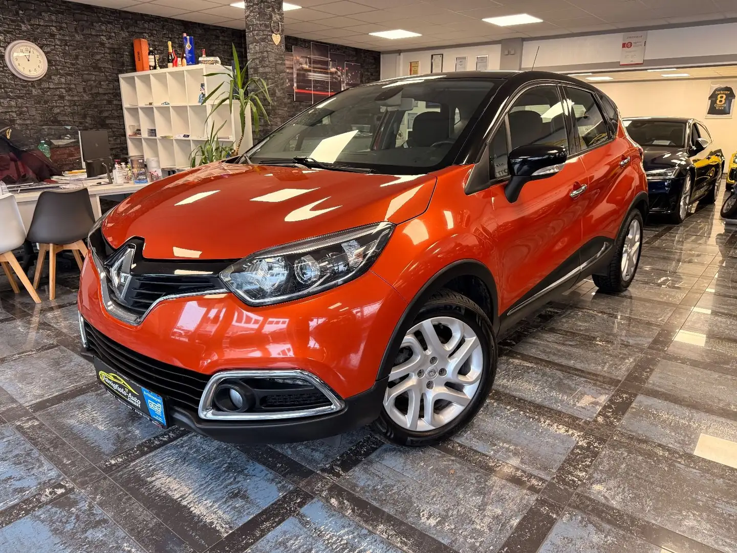 Renault Captur Luxe/Navigation/Touch/Automatik/SHZ/ Orange - 1