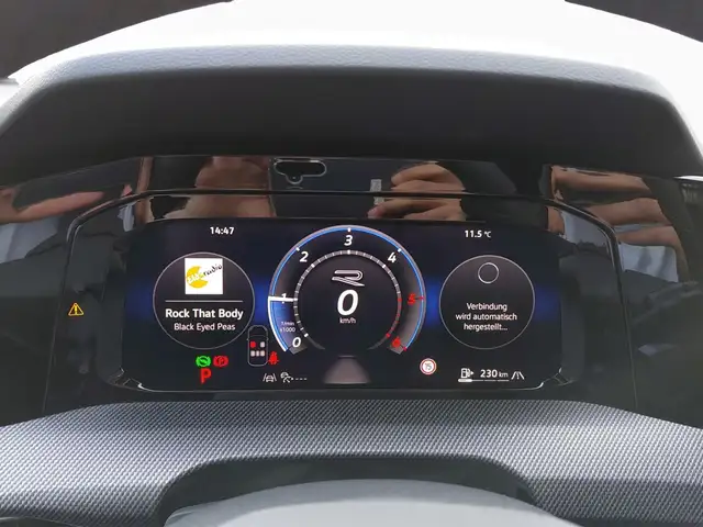 Volkswagen Golf view 11
