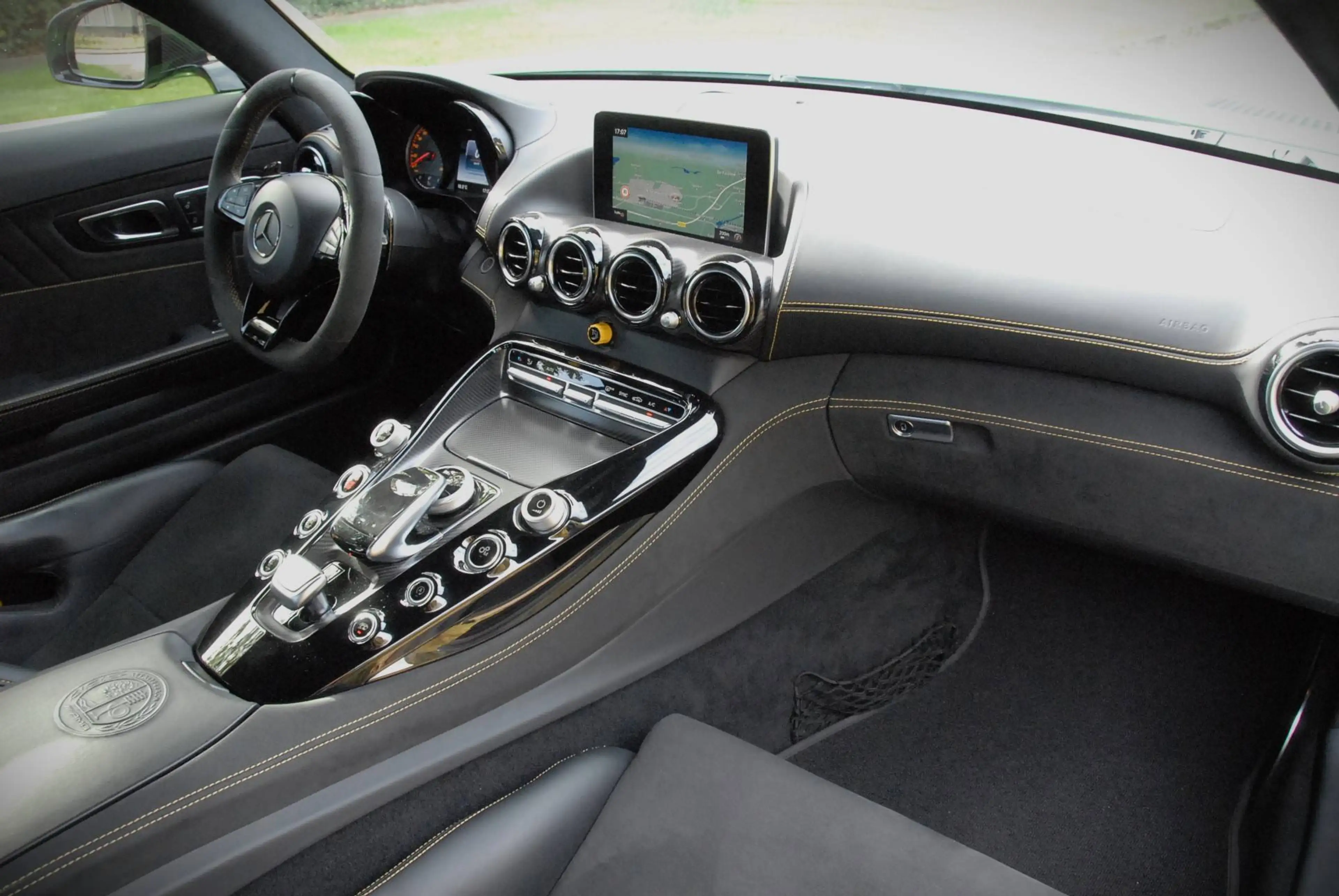 Mercedes-Benz AMG GT 4.0 AMG GT-R / Keramisch Remsysteem / Kuipstoelen / Burmester / Carbon / Hell Green Magno — photo 10