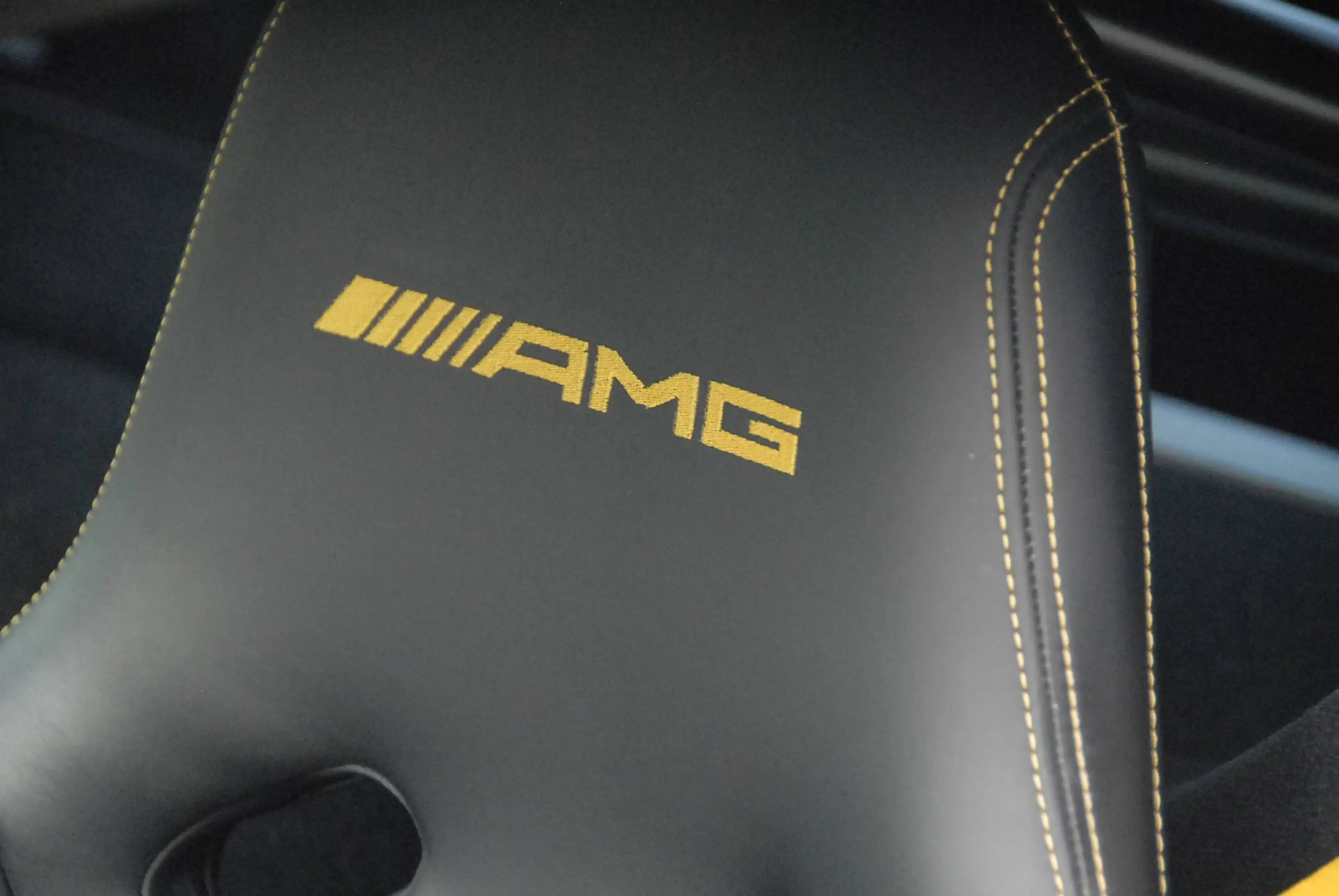 Mercedes-Benz AMG GT 4.0 AMG GT-R / Keramisch Remsysteem / Kuipstoelen / Burmester / Carbon / Hell Green Magno — photo 13