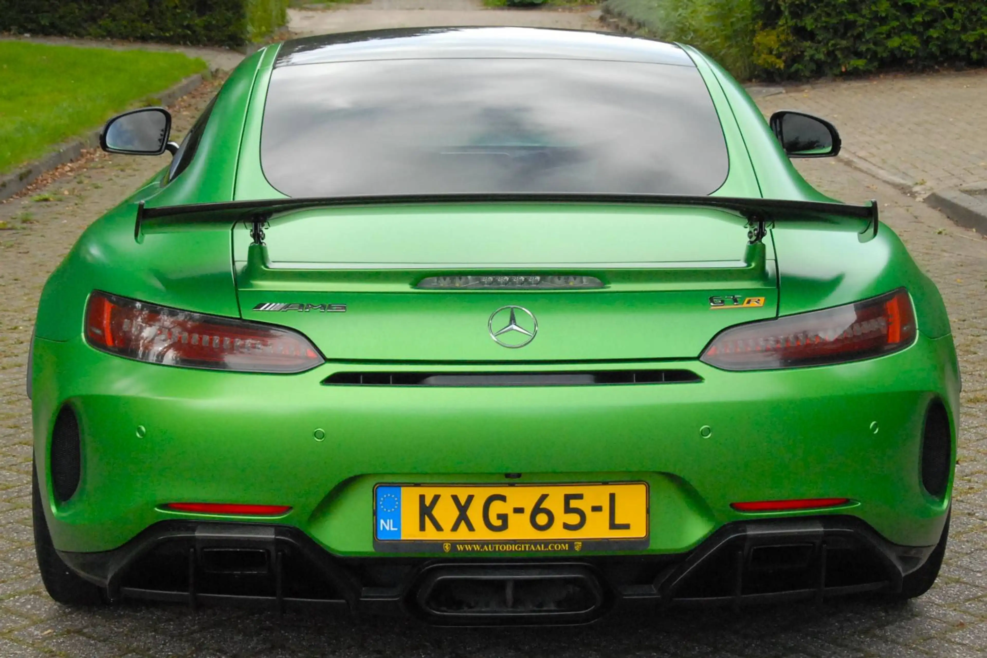 Mercedes-Benz AMG GT 4.0 AMG GT-R / Keramisch Remsysteem / Kuipstoelen / Burmester / Carbon / Hell Green Magno — photo 6