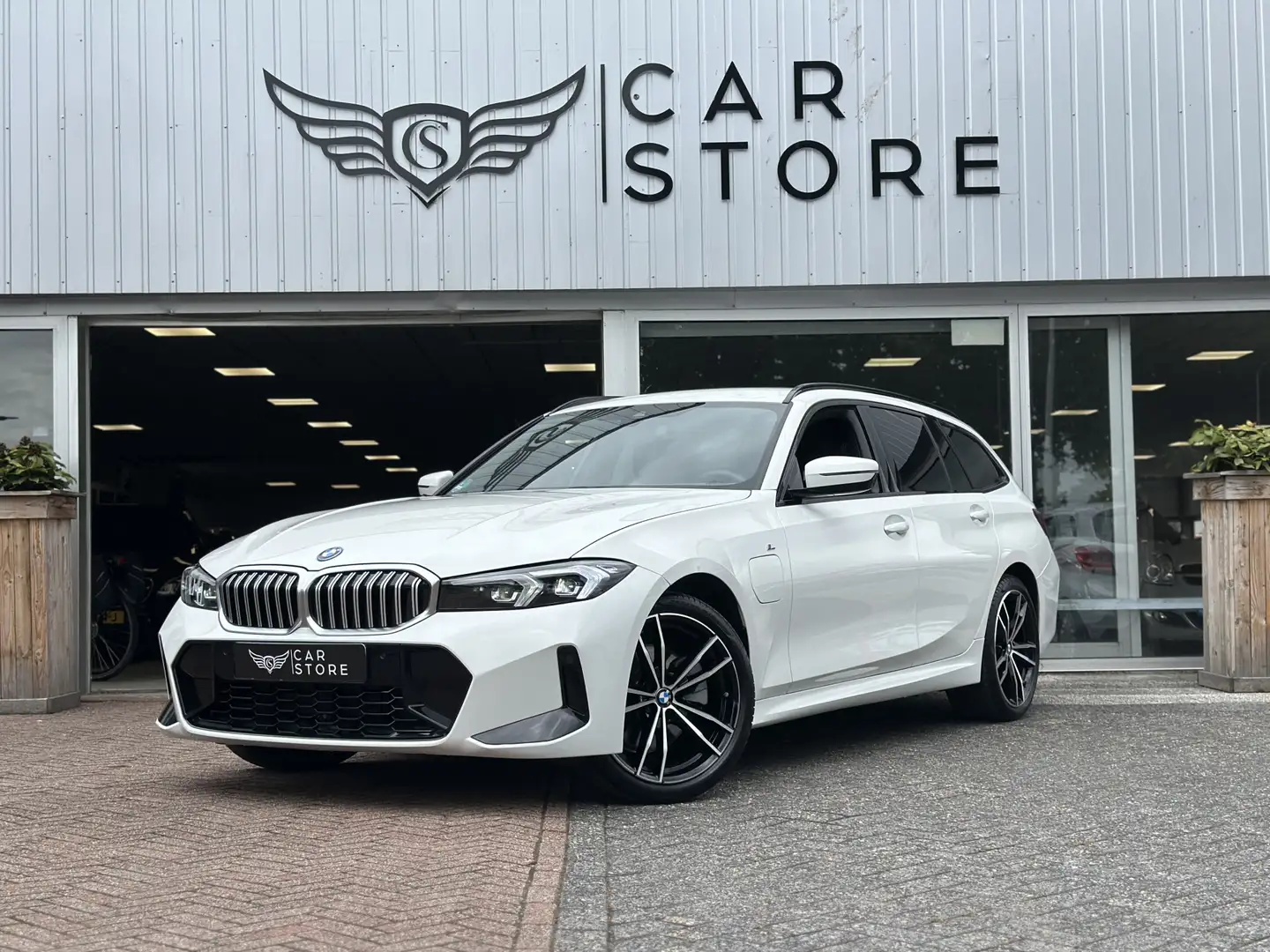 BMW 320 3-serie Touring 320e M-SPORT|ACC|LED|FACELIFT|ST V Wit - 1