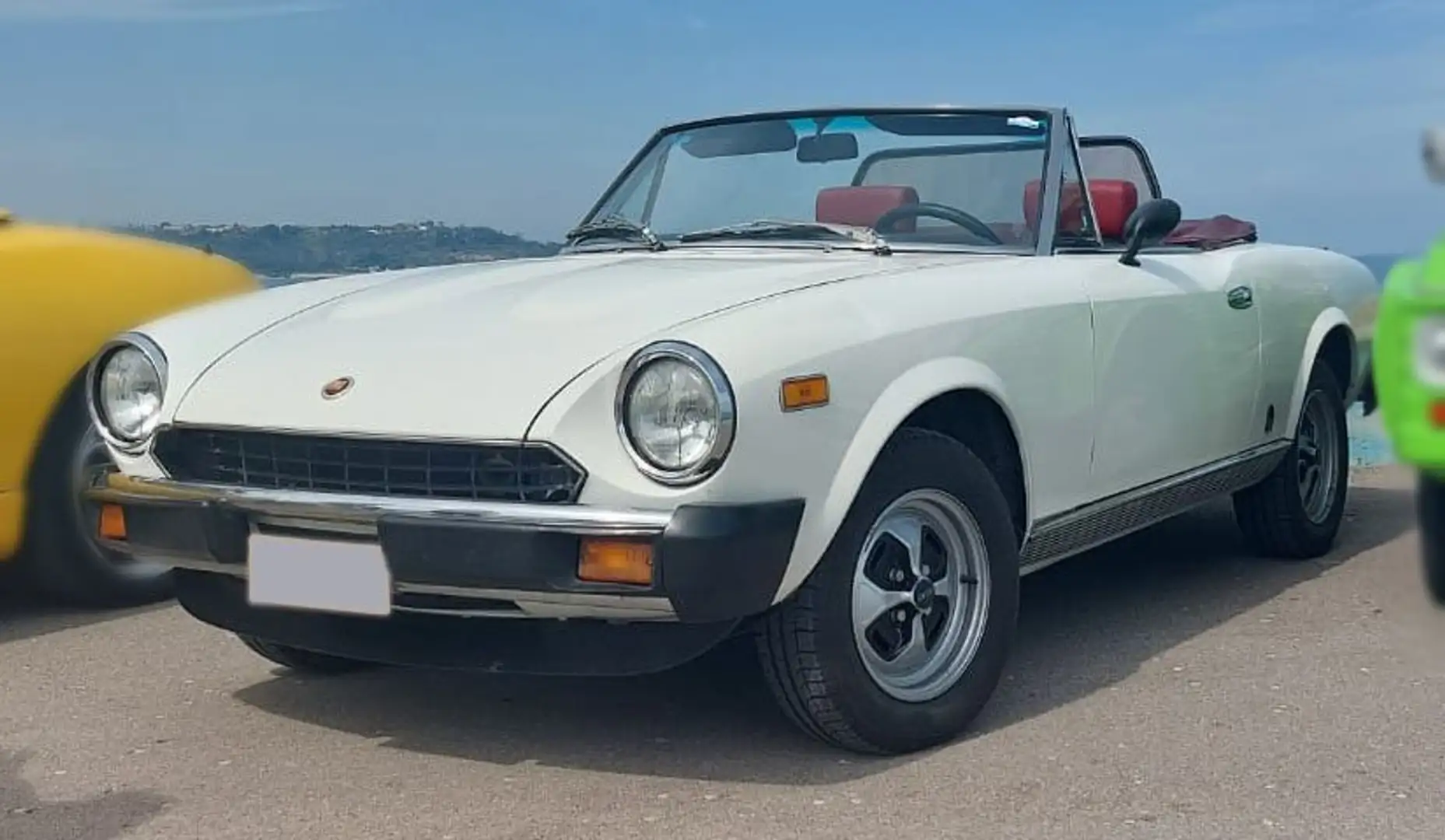 Fiat 124 Spider 2000 USA Bianco - 1