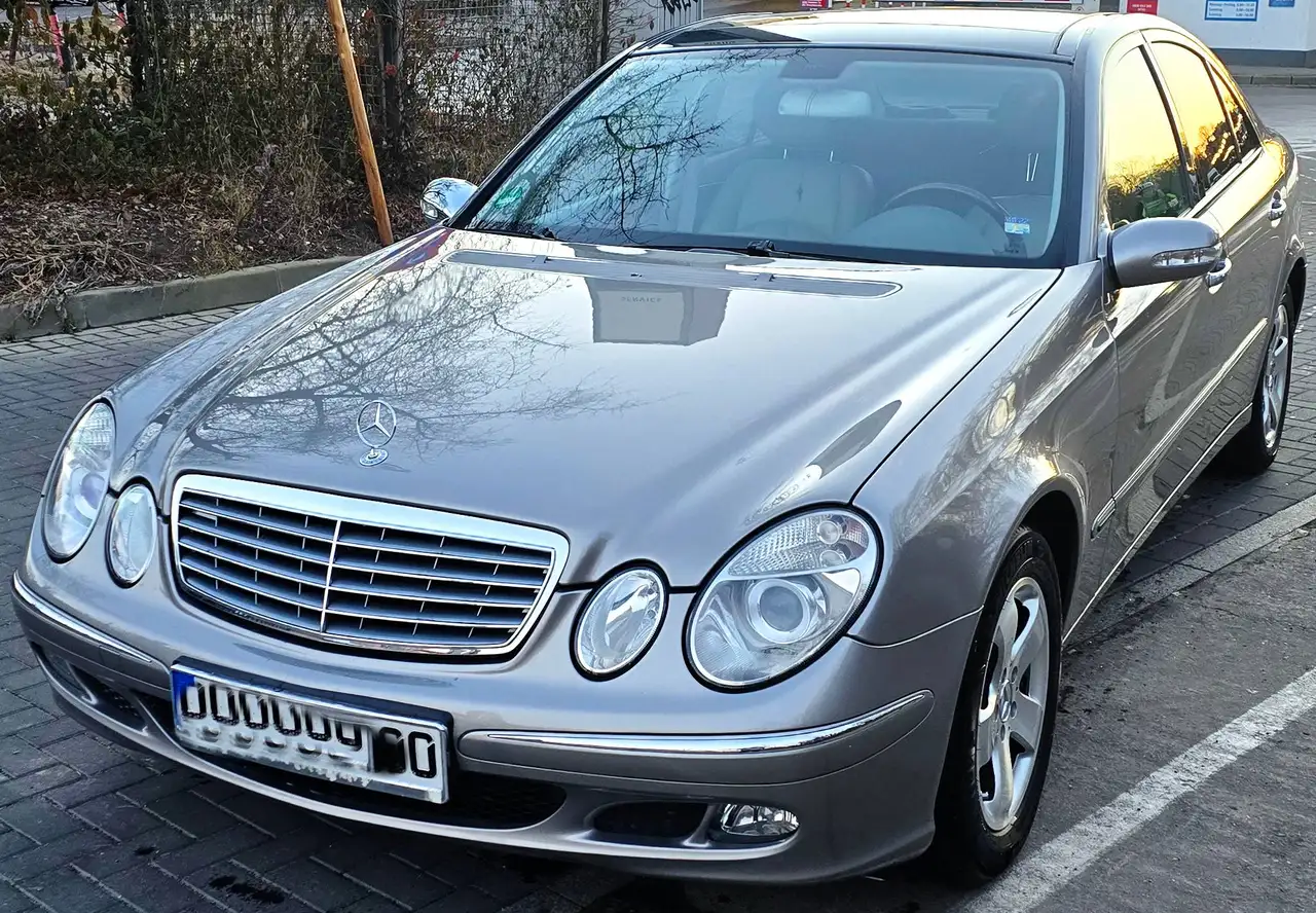 Mercedes-Benz E 220