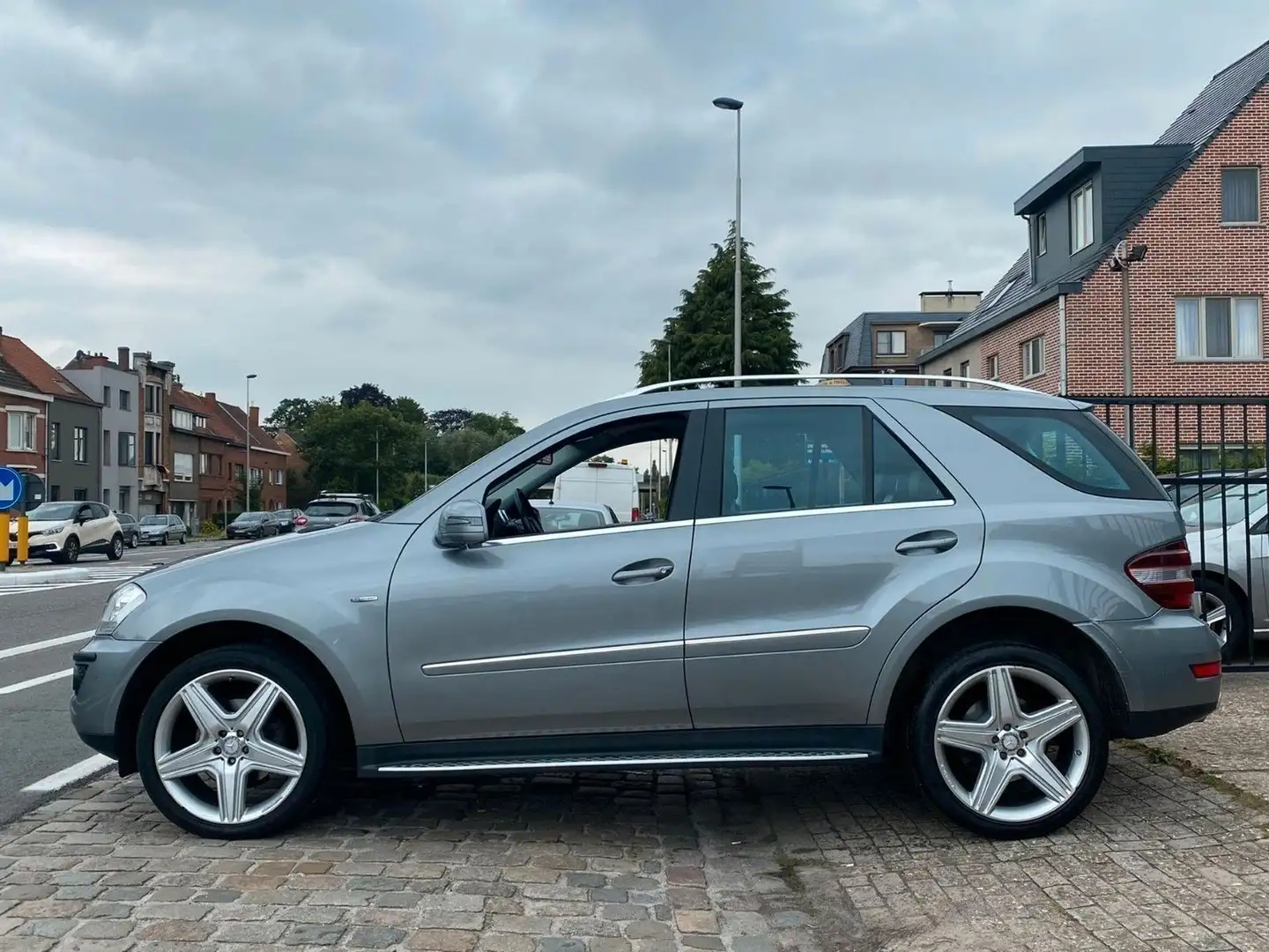Mercedes-Benz ML 300 ML 300 CDI 4Matic 7G-TRONIC DPFBlueEFFICIENCY Mavi - 1