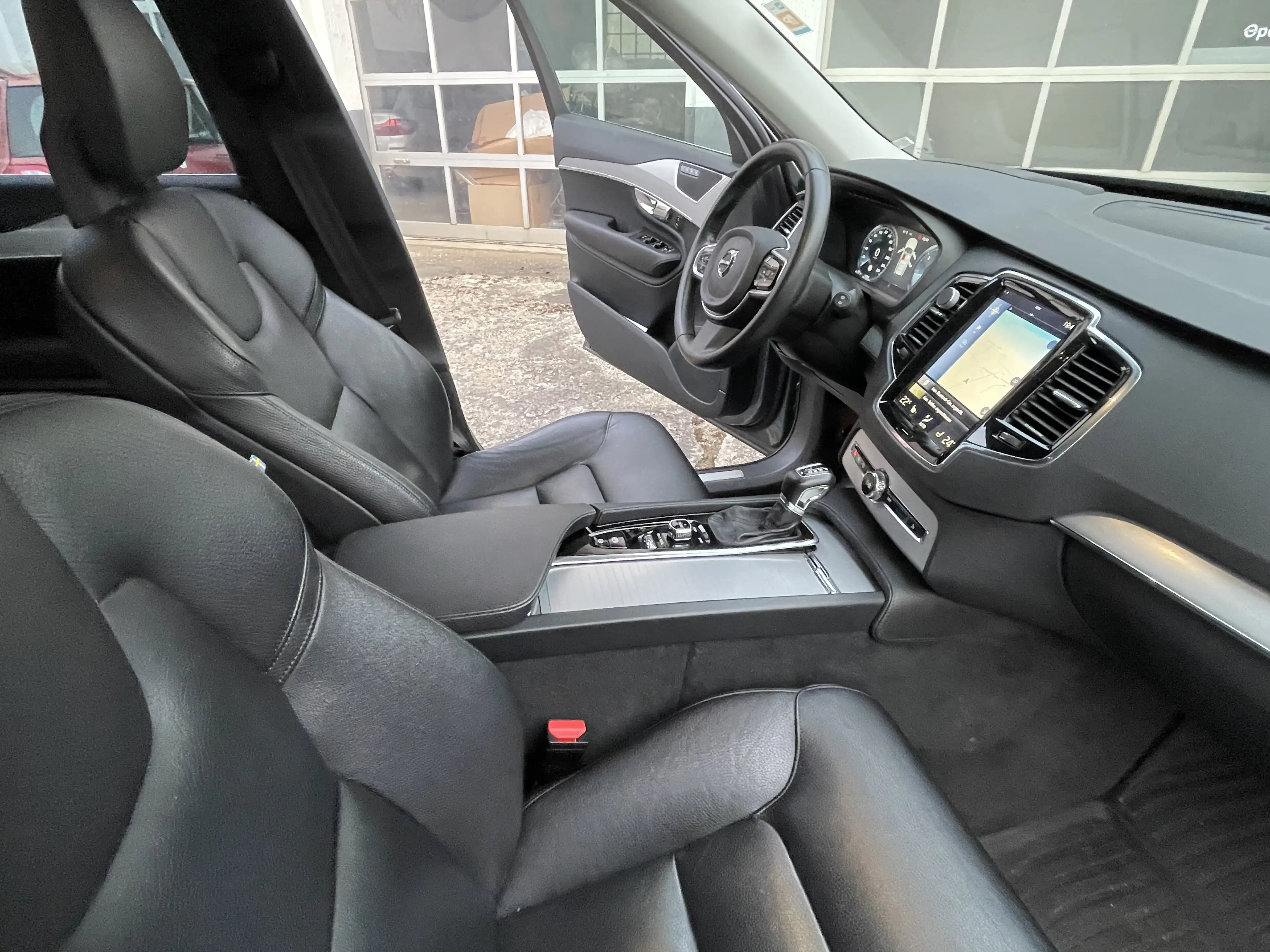 Volvo XC90 R Design*Navi*Leder*Kam*7-Sitzer*HUD*ACC*LED*AHK — photo 9