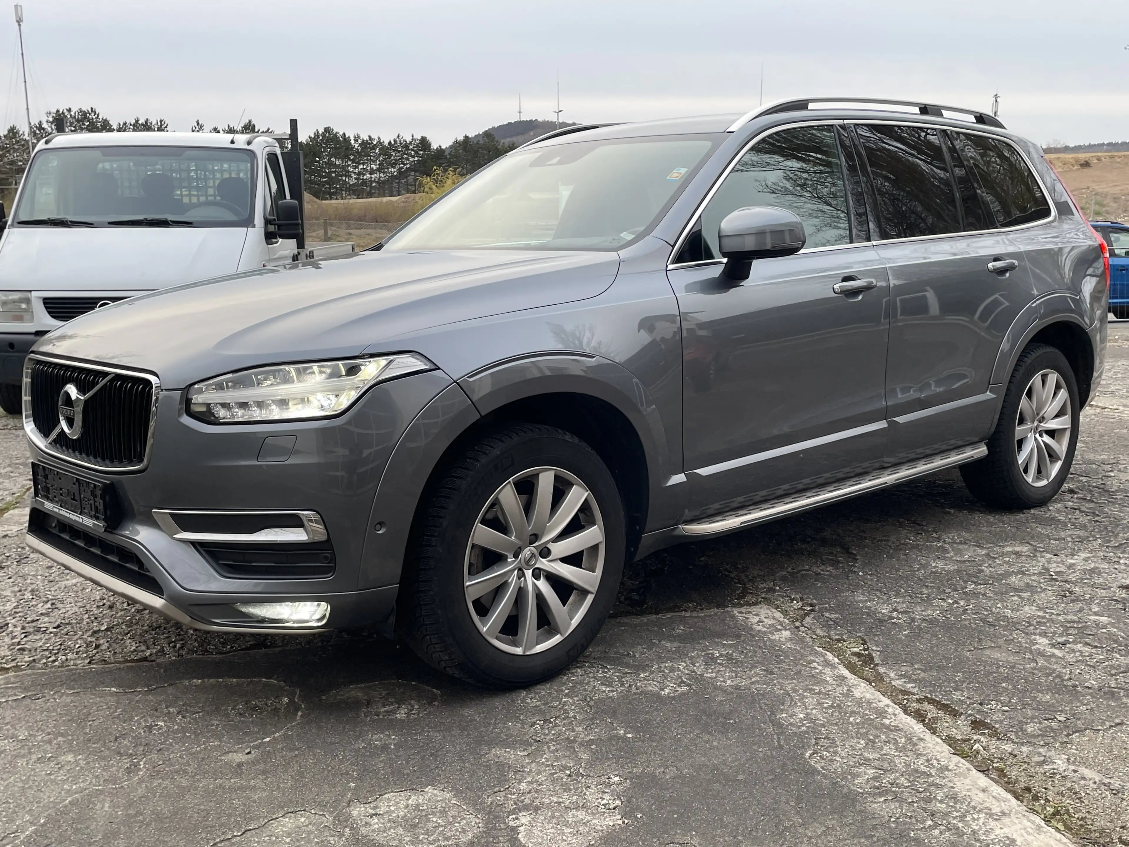Volvo XC90 R Design*Navi*Leder*Kam*7-Sitzer*HUD*ACC*LED*AHK — photo 2