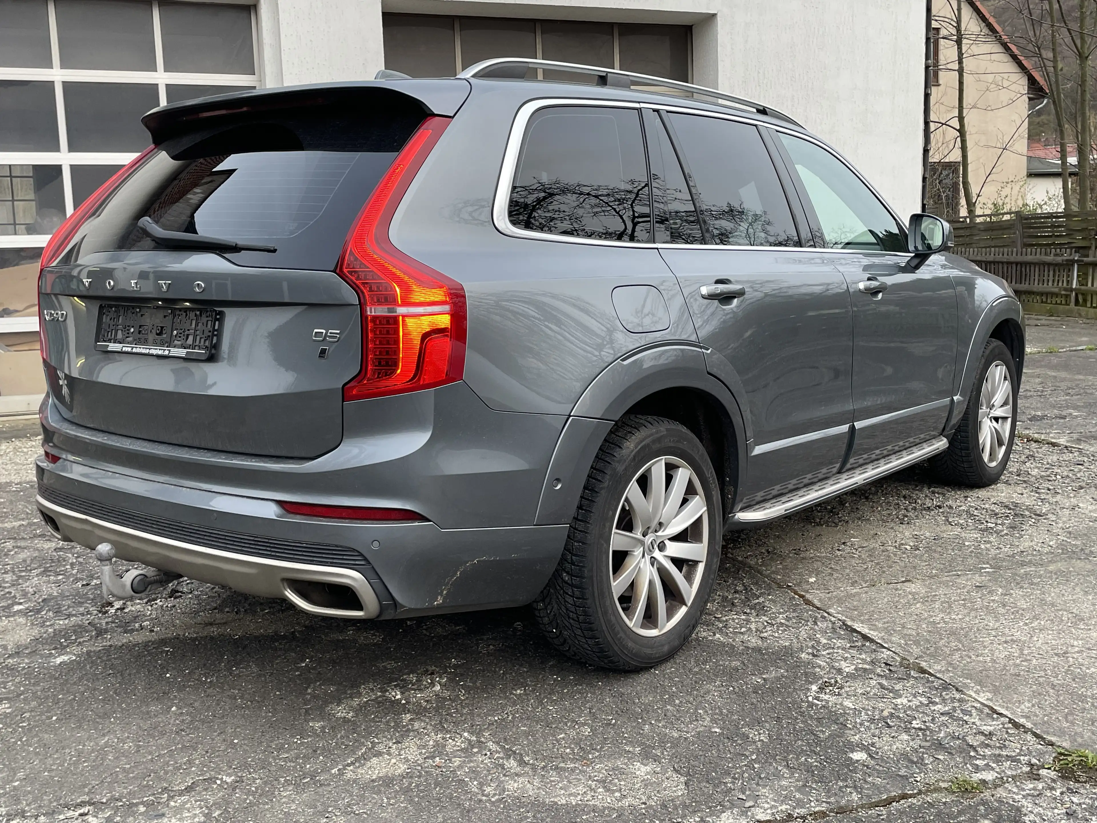 Volvo XC90 R Design*Navi*Leder*Kam*7-Sitzer*HUD*ACC*LED*AHK — photo 4