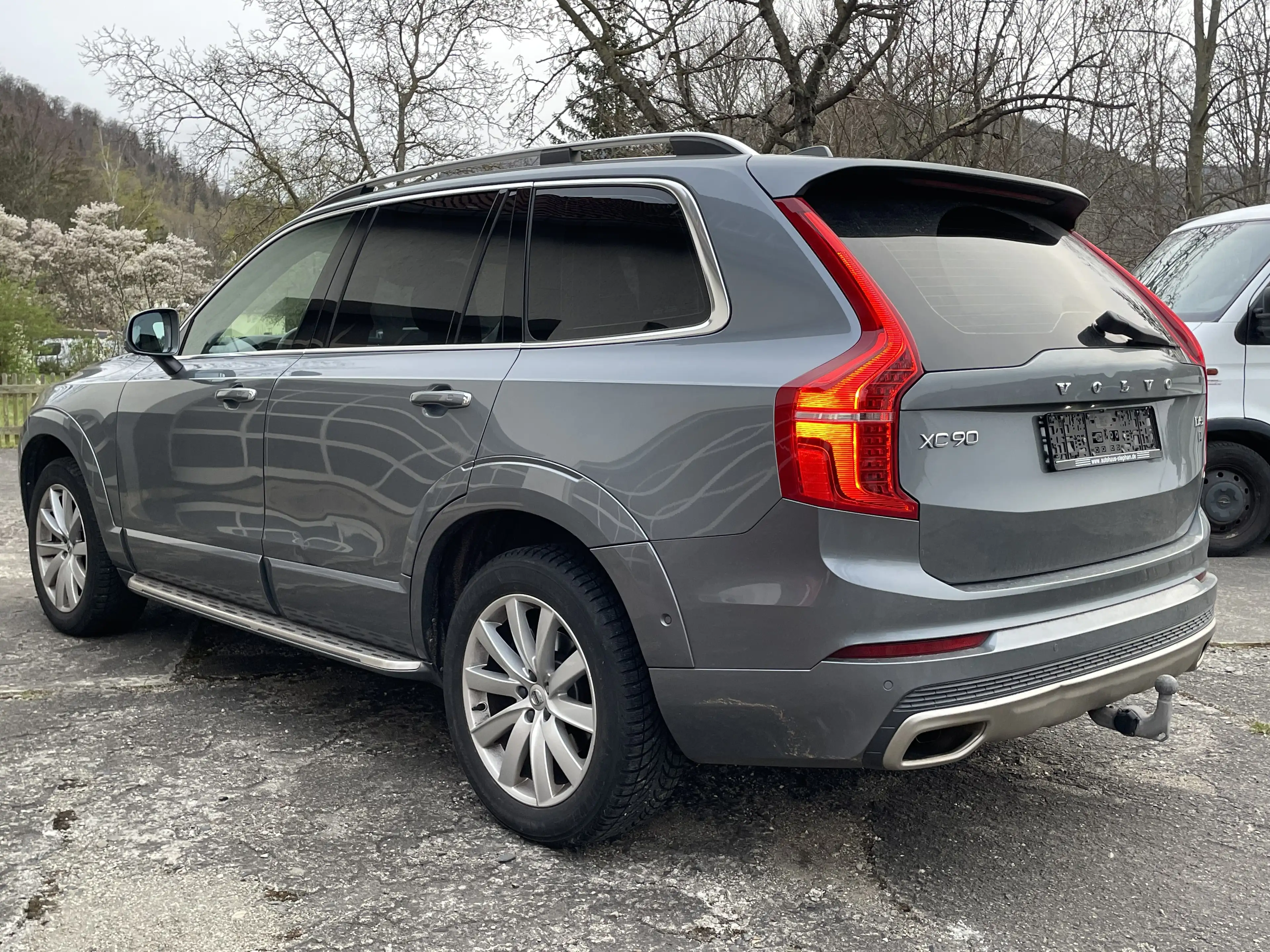 Volvo XC90 R Design*Navi*Leder*Kam*7-Sitzer*HUD*ACC*LED*AHK — photo 7