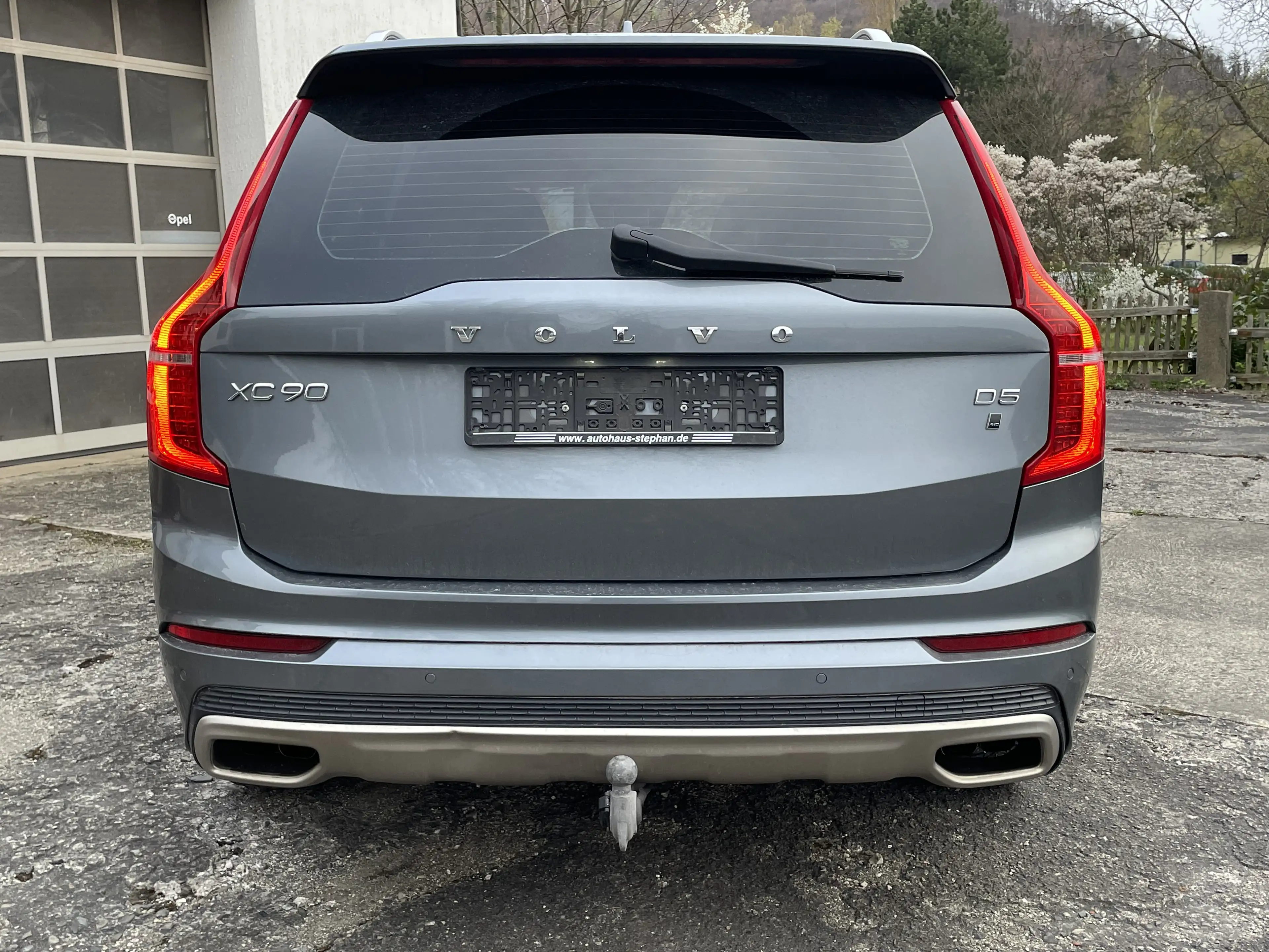 Volvo XC90 R Design*Navi*Leder*Kam*7-Sitzer*HUD*ACC*LED*AHK — photo 6