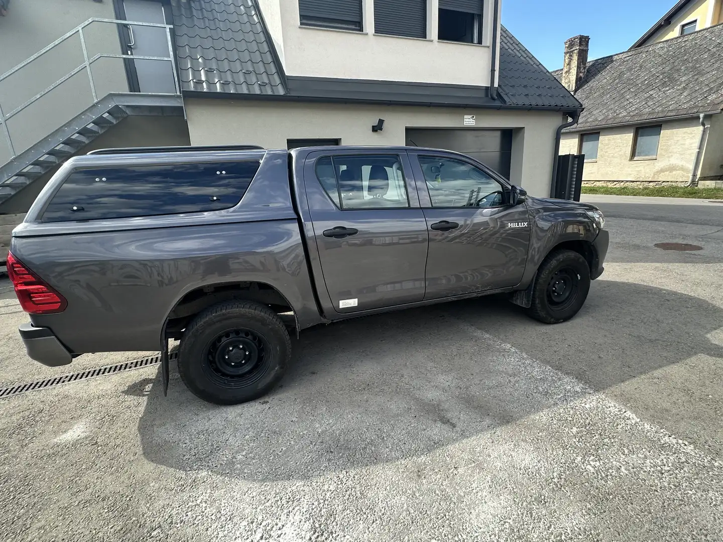 Toyota Hilux DK Active 4WD 2,4 D-4D - 2