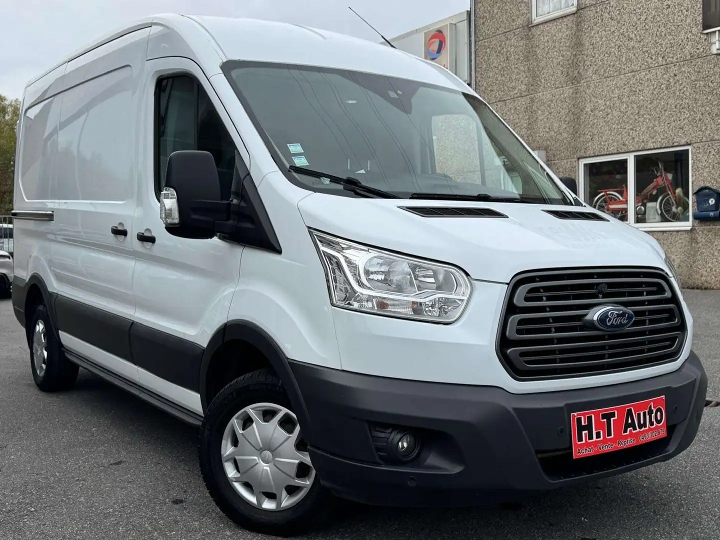 Ford Transit 2.0 TDCi L2 H2/Long chassis/Etat neuf/Euro6b Noir - 2