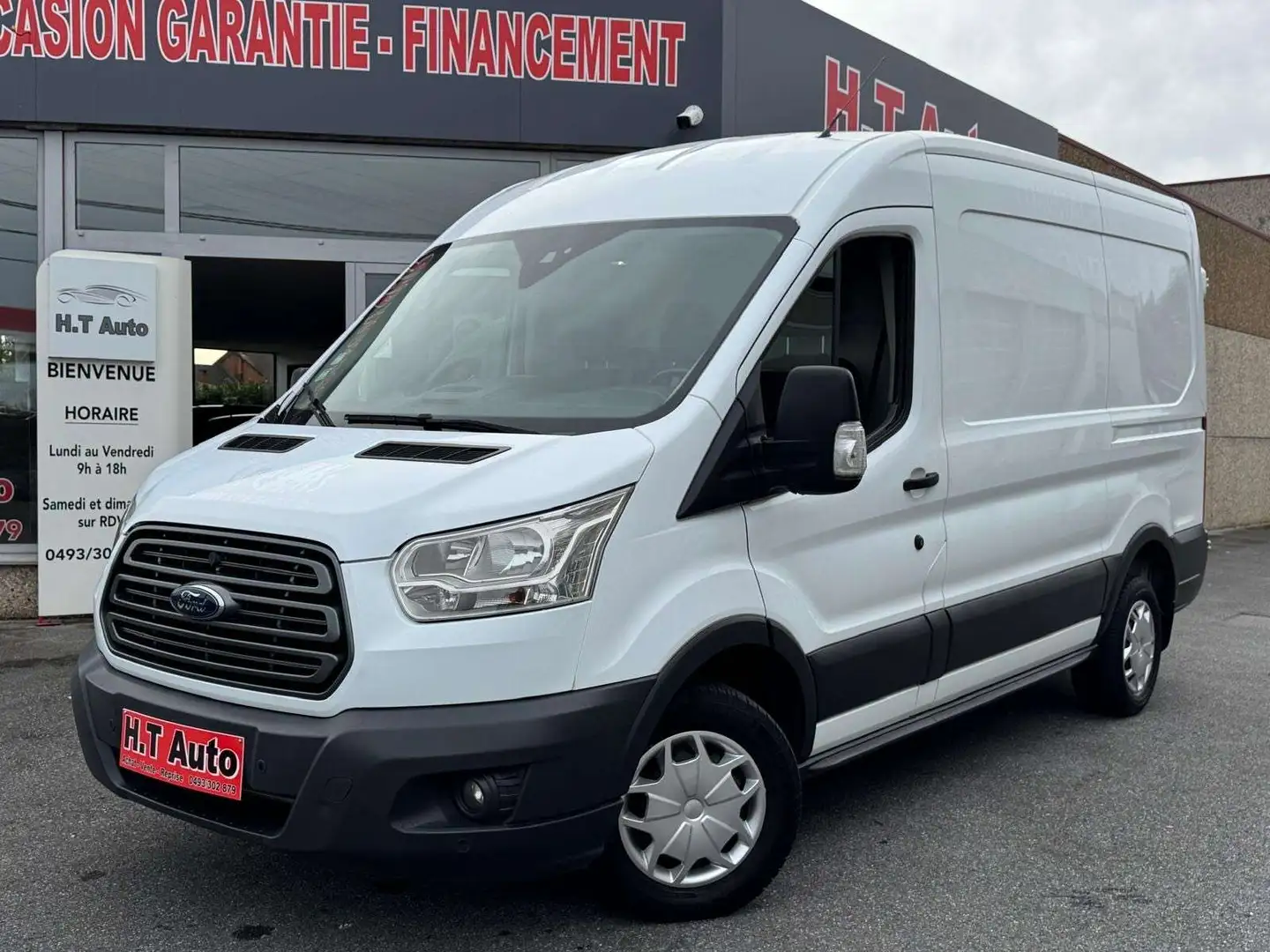Ford Transit 2.0 TDCi L2 H2/Long chassis/Etat neuf/Euro6b Noir - 1