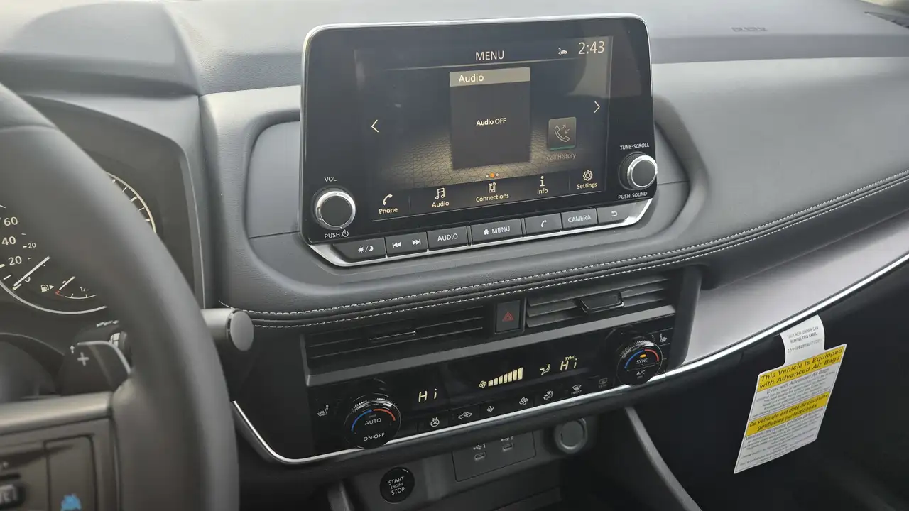 Nissan Rogue снимка Nissan Rogue