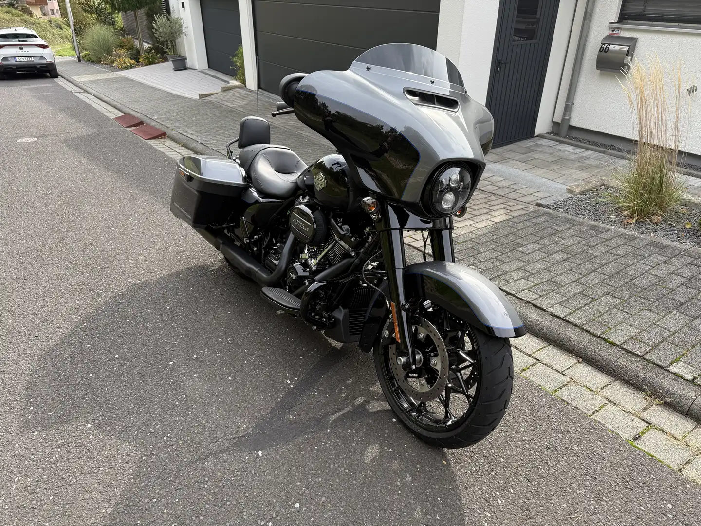 Harley-Davidson Street Glide - 1