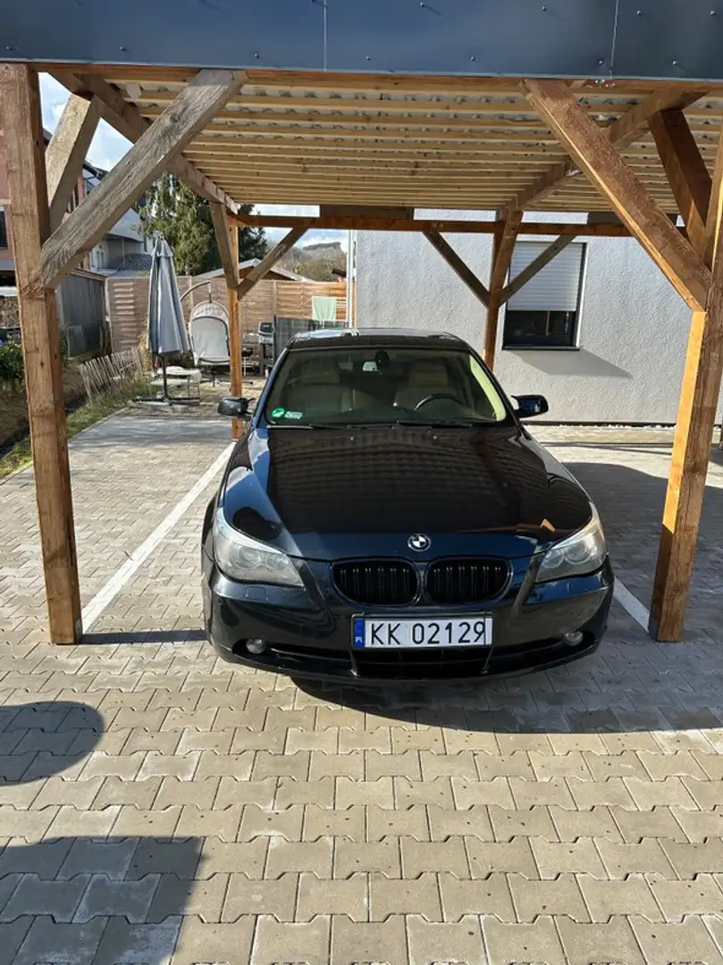 BMW 525 525xi - 1